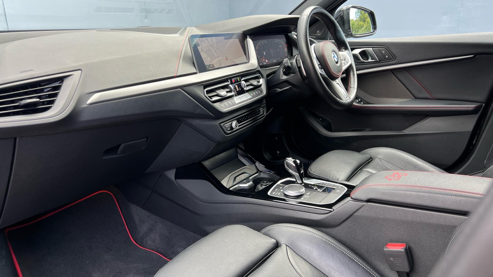 BMW 1 Series view 7