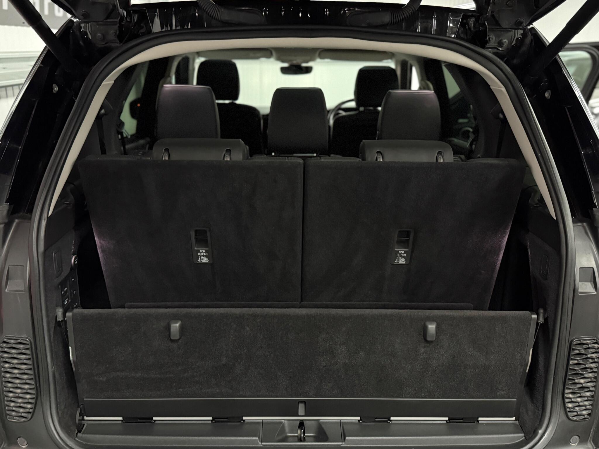 Land Rover Discovery view 32