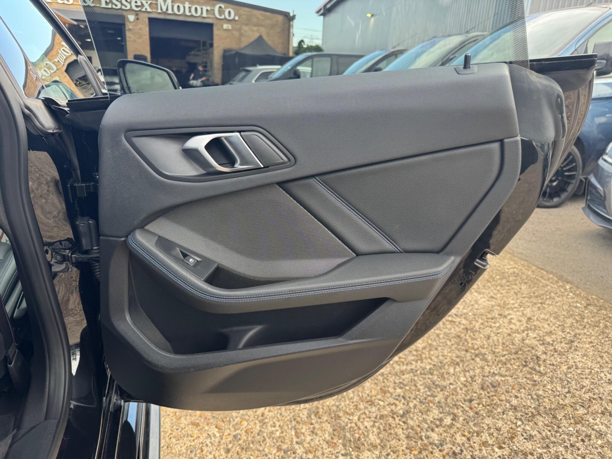 BMW 2 Series view 31