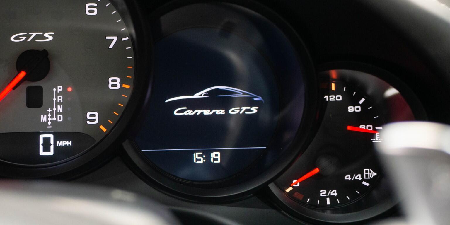 Porsche 911 view 40