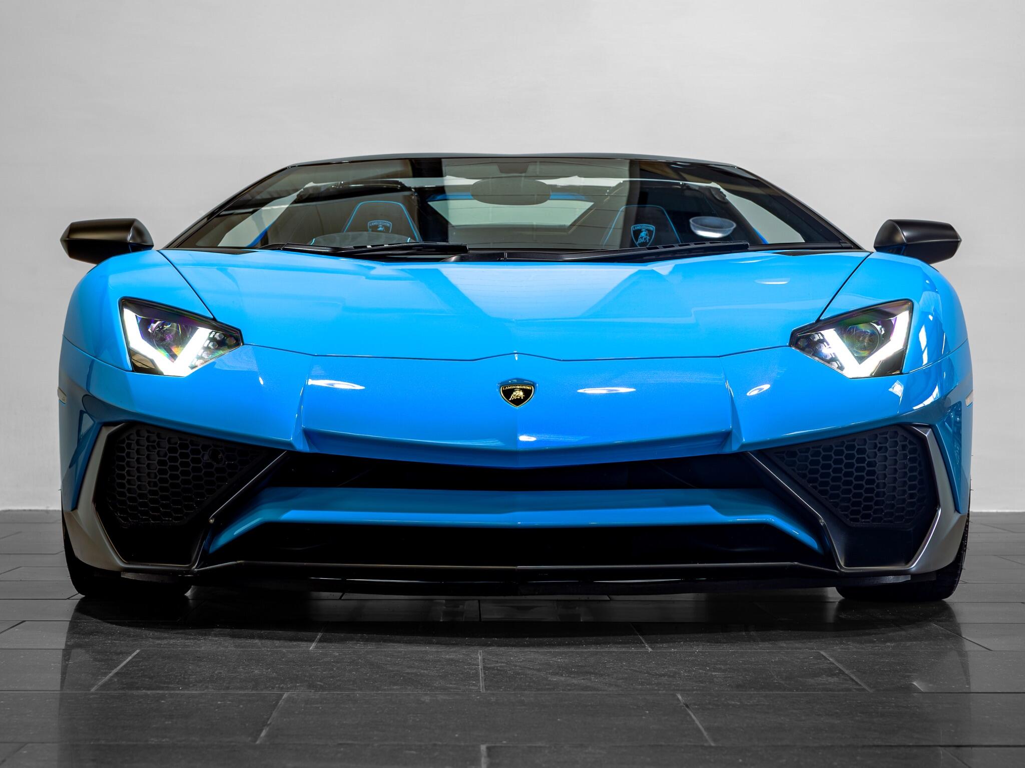 Lamborghini Aventador view 14