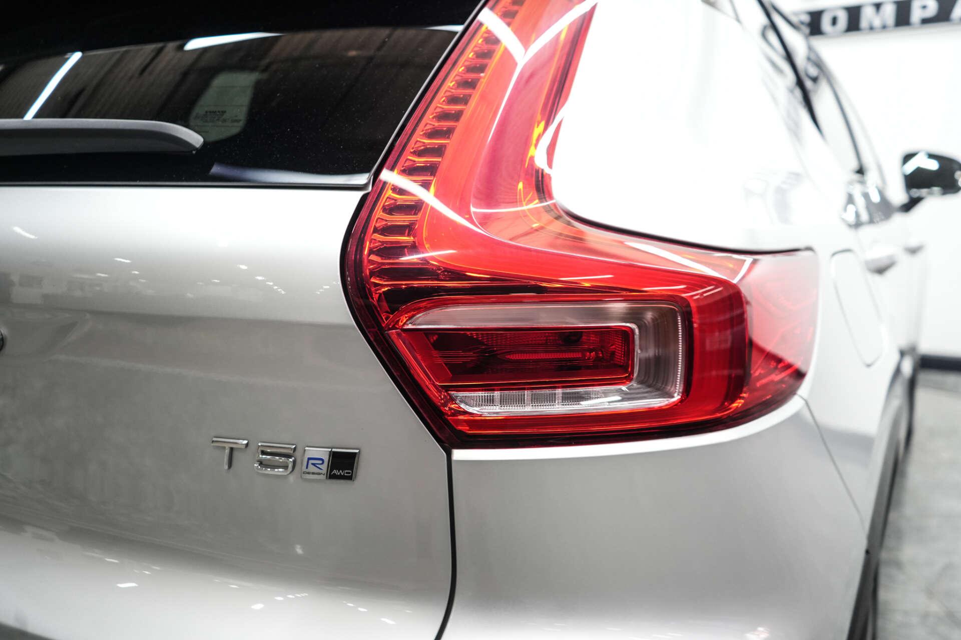 Volvo XC40 view 11