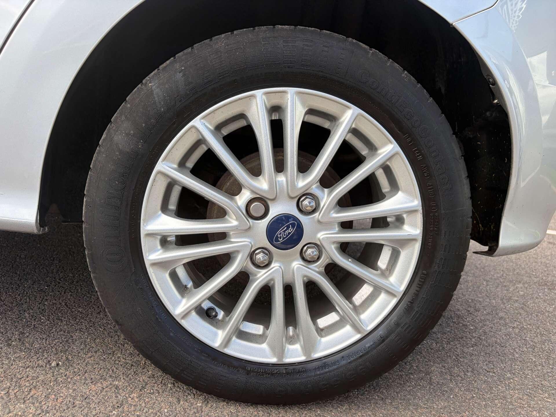 Ford Ka+ view 13