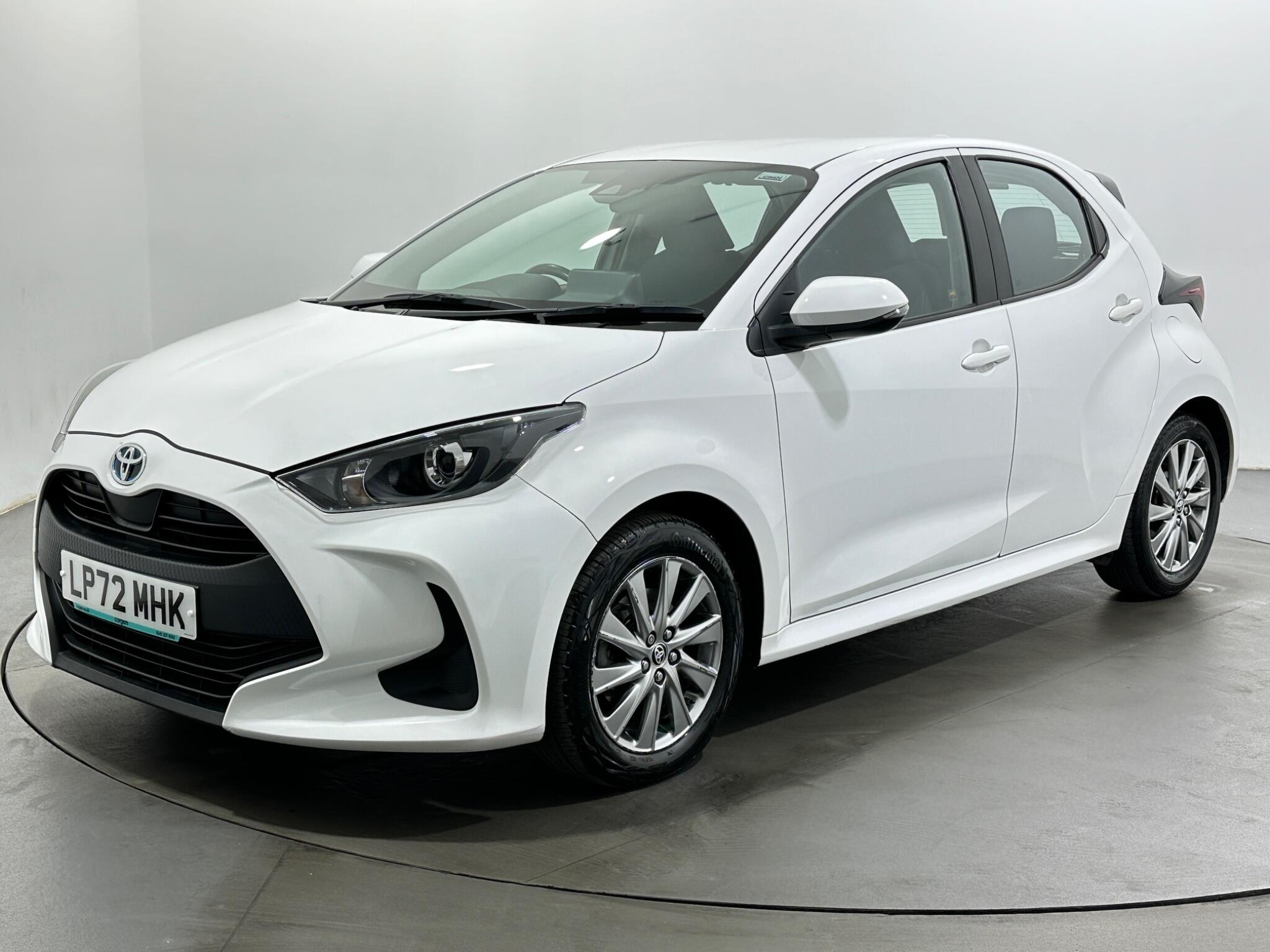 Toyota Yaris view 4