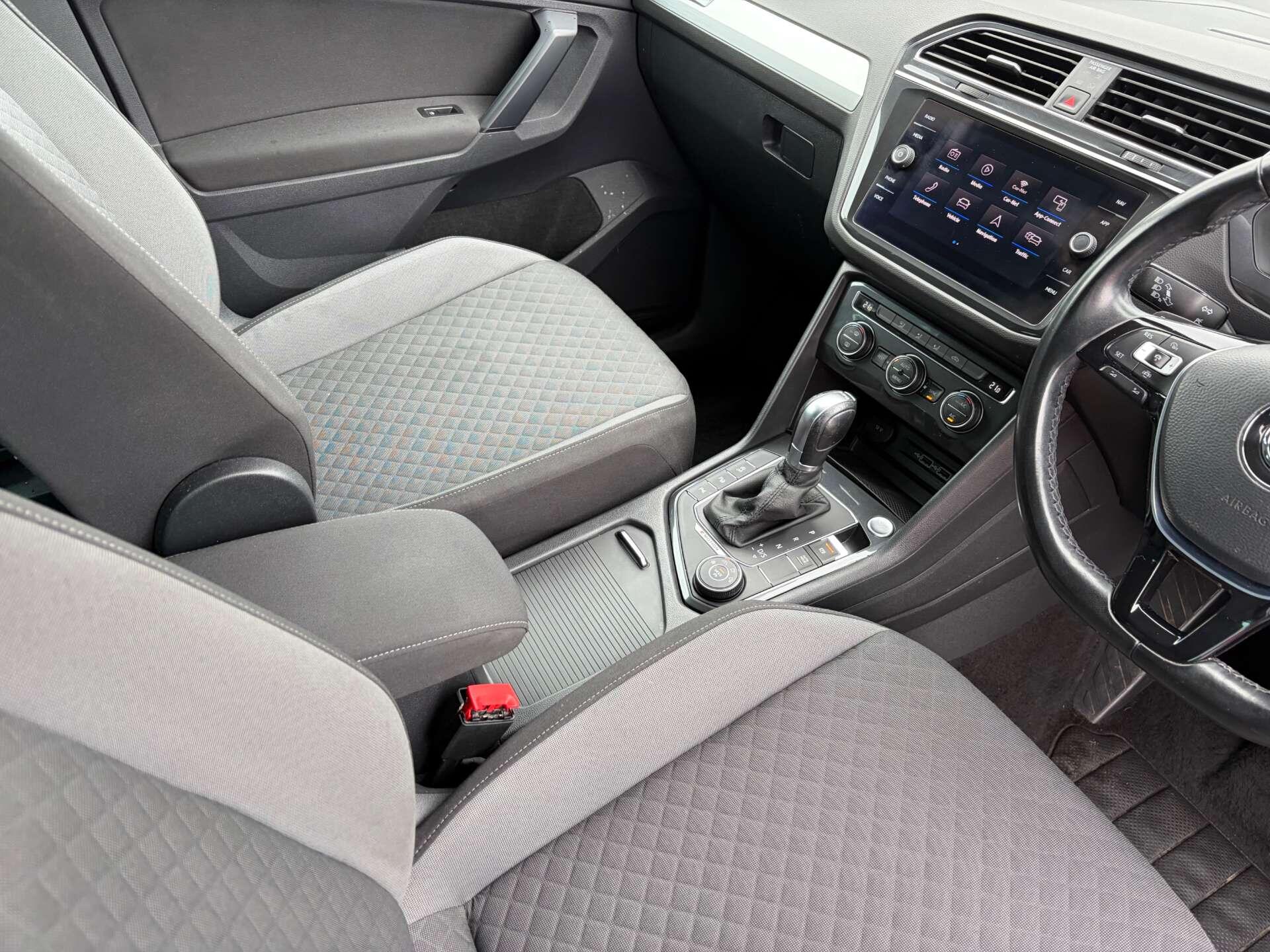 Volkswagen Tiguan view 43