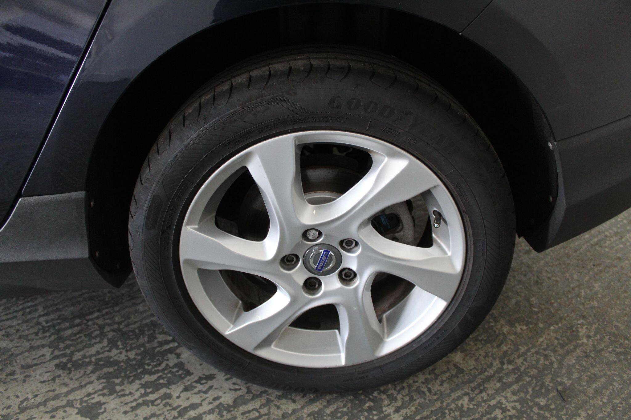 Volvo V40 Cross Country view 54