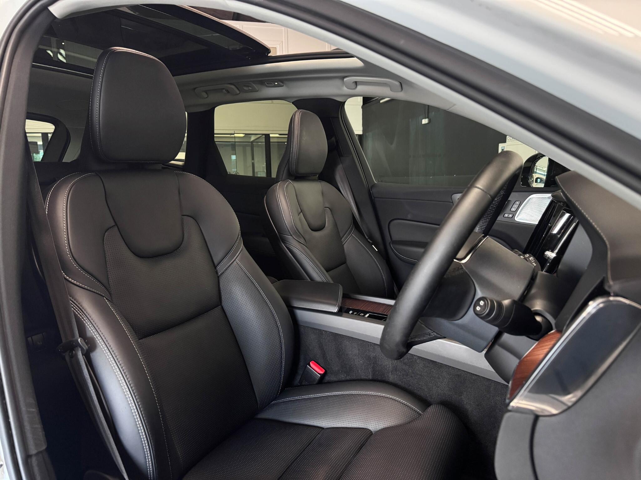 Volvo XC60 view 30