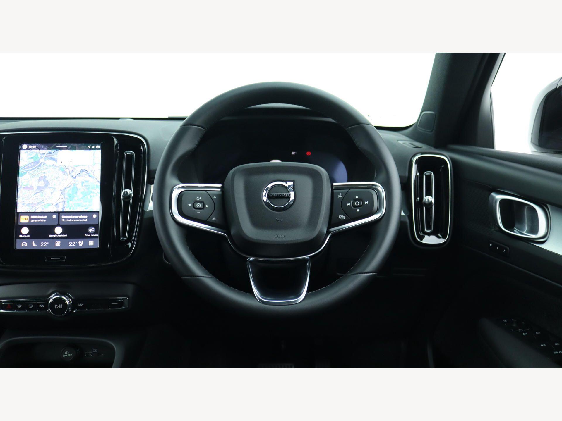 Volvo XC40 view 13