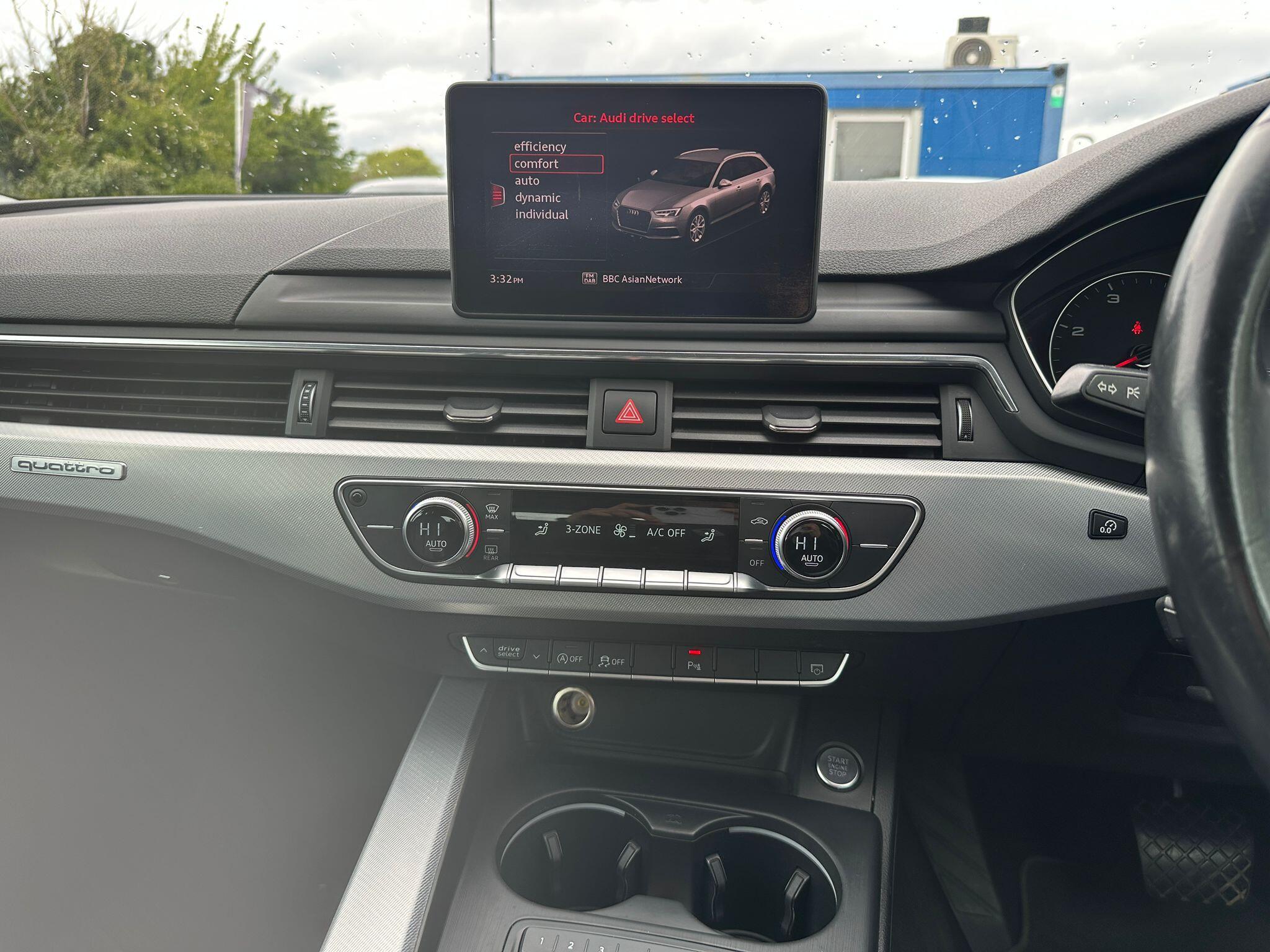 Audi A4 Avant view 15