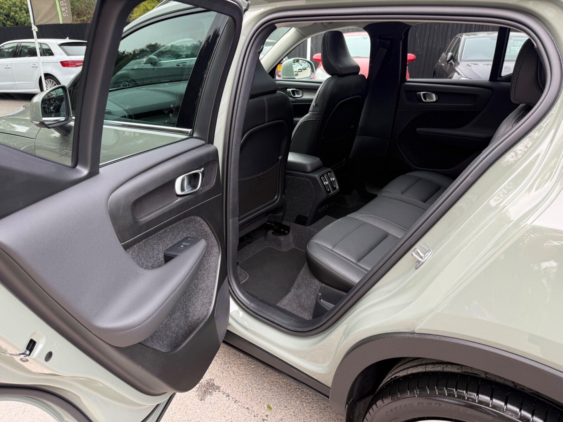 Volvo XC40 view 29