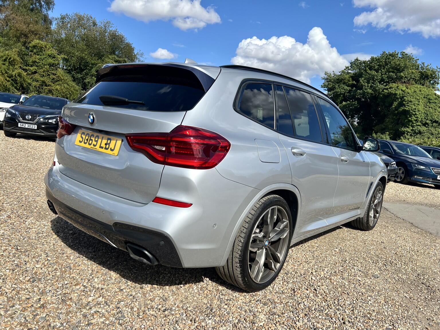 BMW X3 view 3