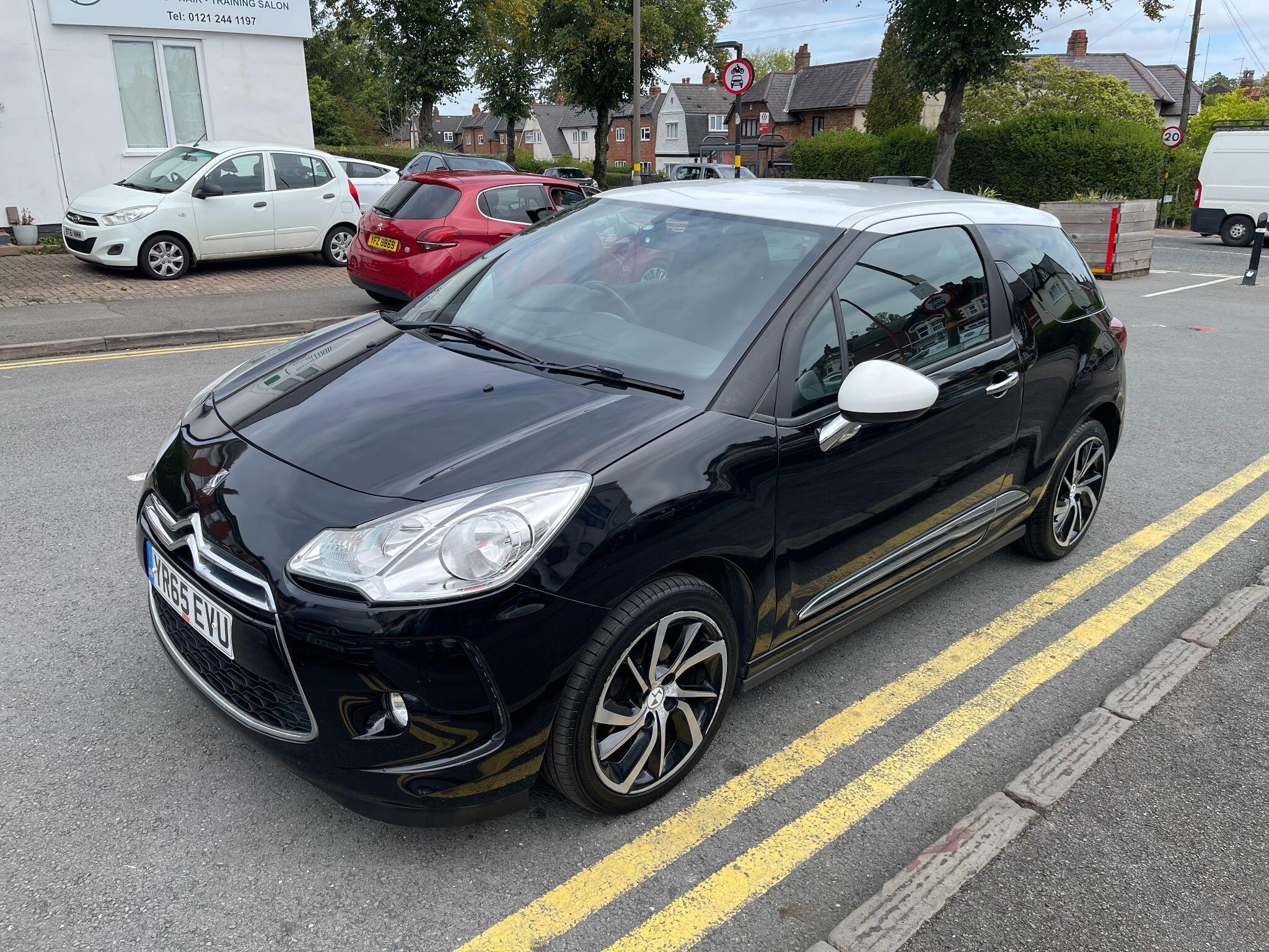 DS Automobiles DS 3 view 17