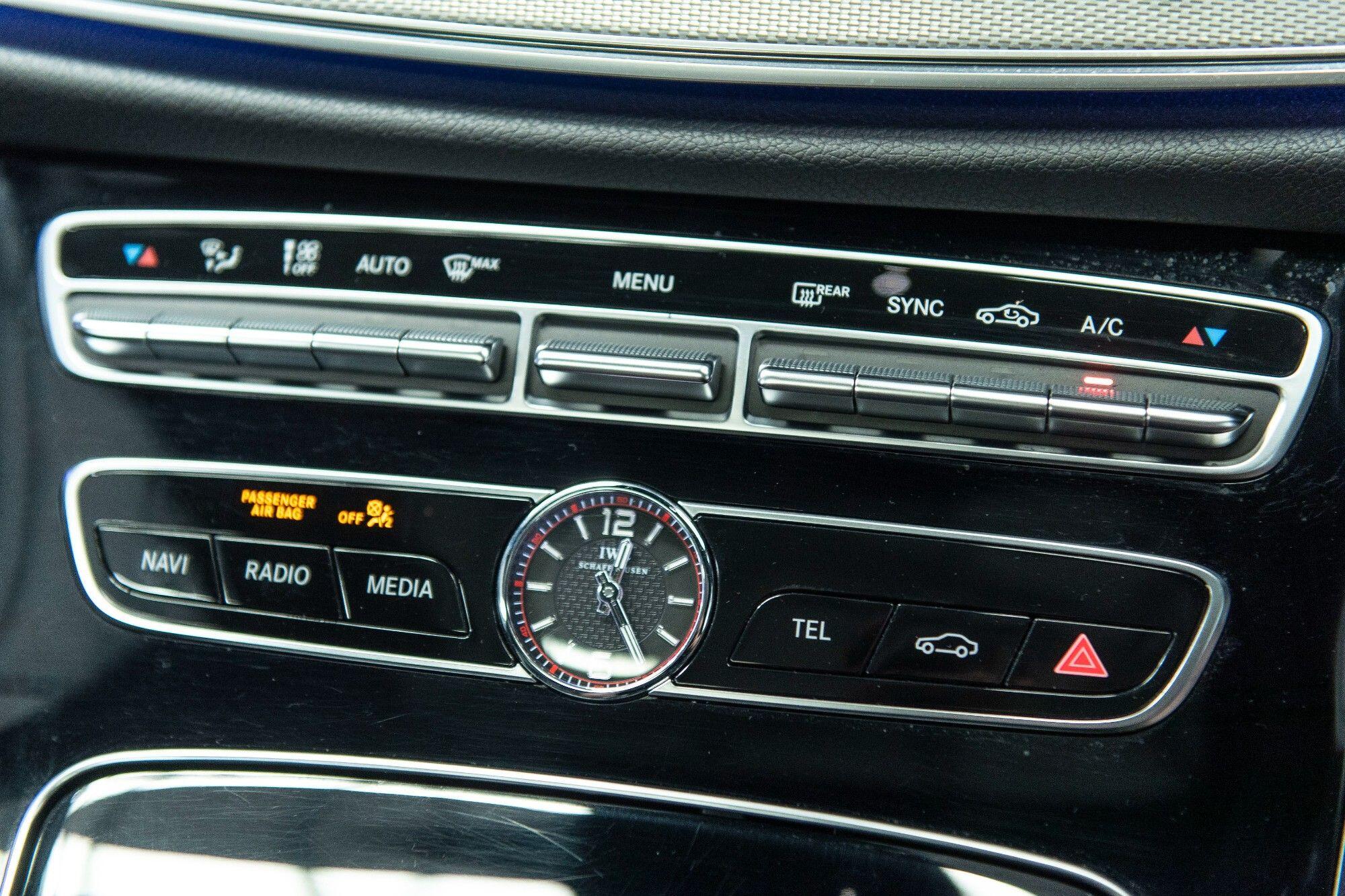 Mercedes-Benz E Class view 28