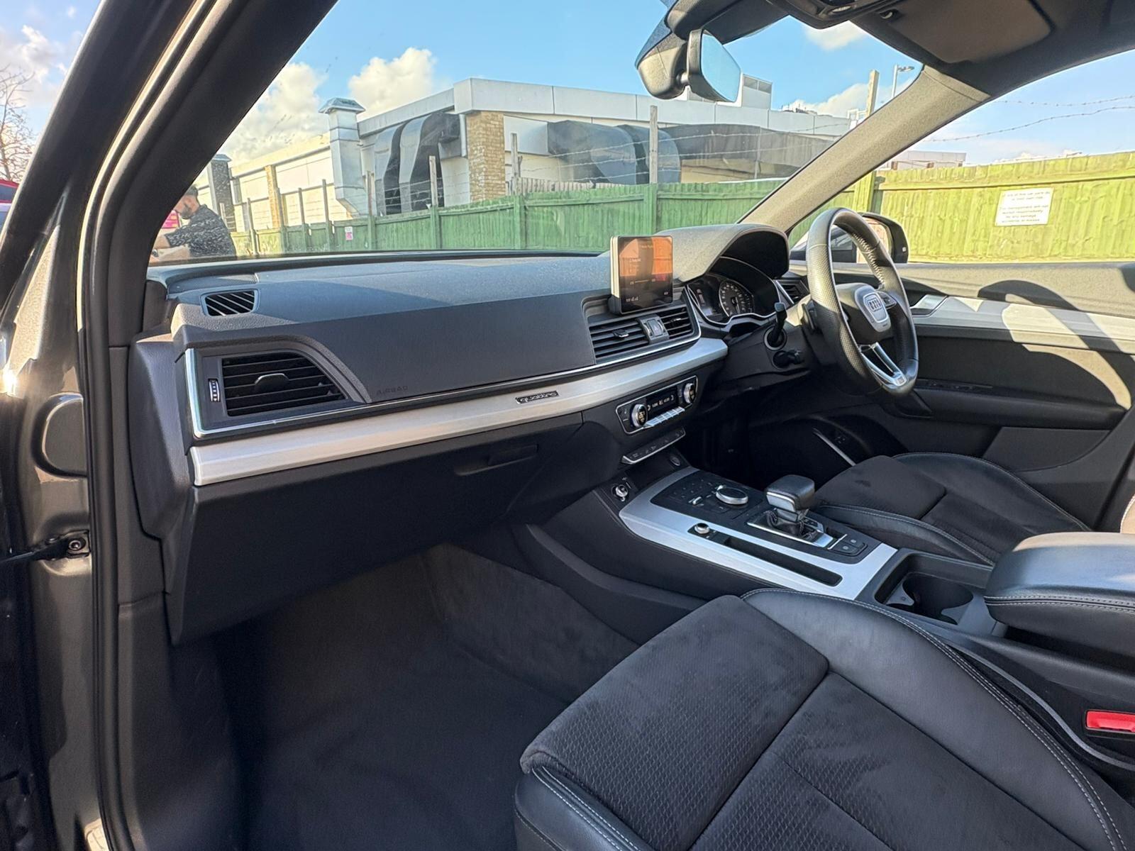 Audi Q5 view 30
