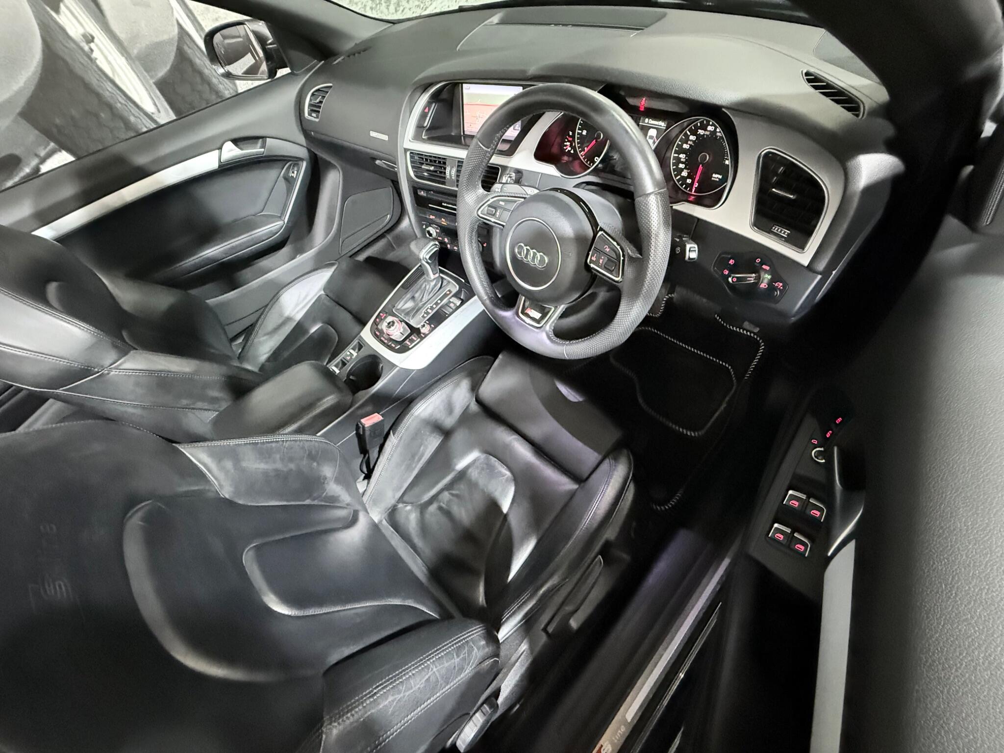 Audi A5 Cabriolet view 9