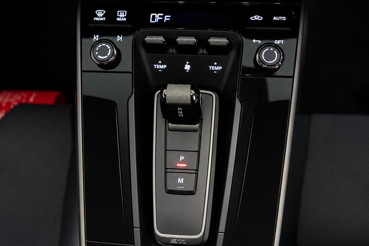 Porsche 911 view 17
