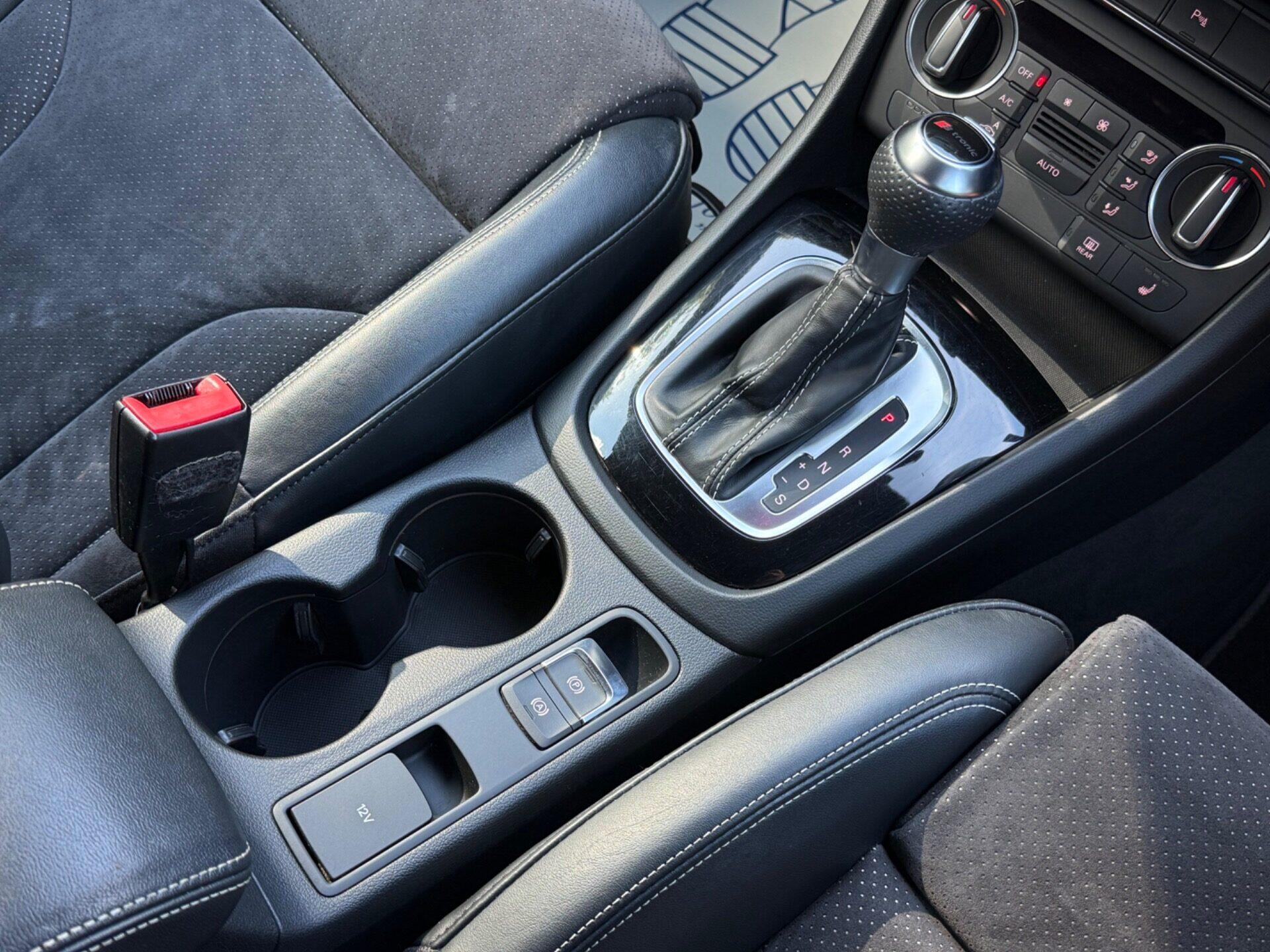 Audi Q3 view 10