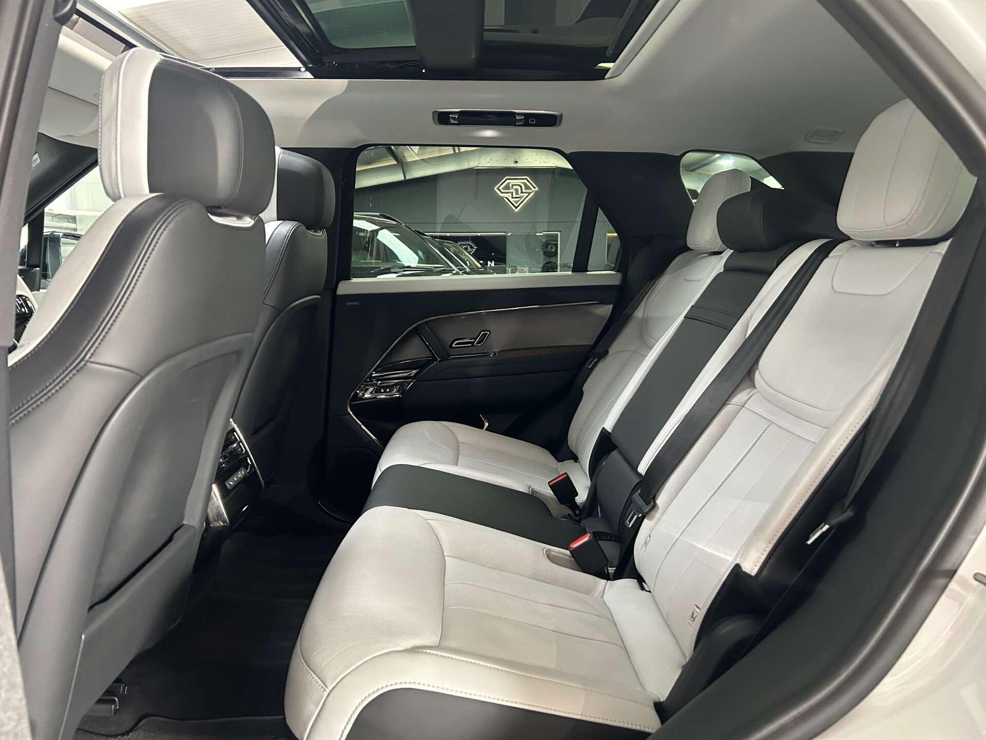 Land Rover Range Rover Sport view 24