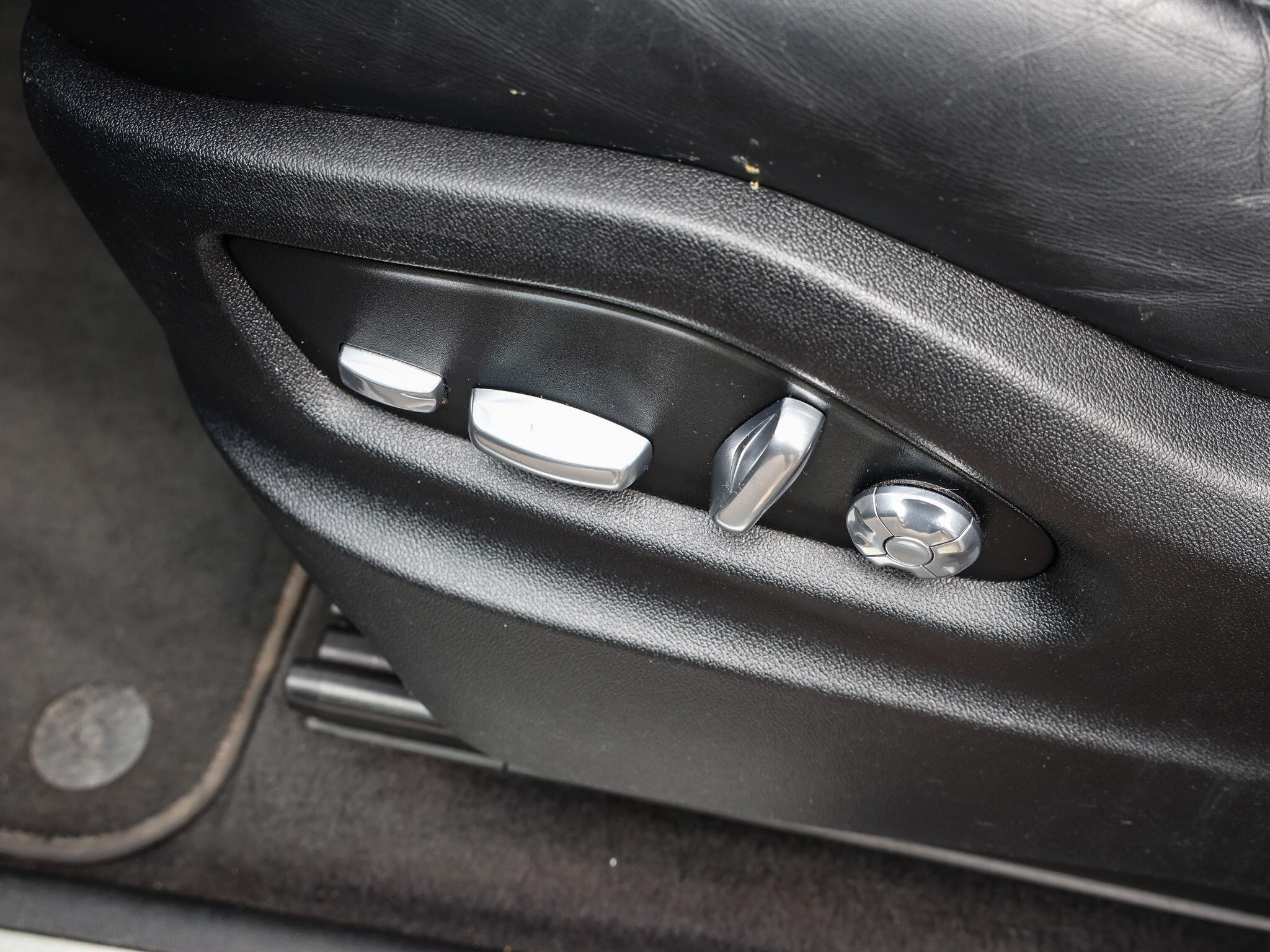Porsche Cayenne view 45