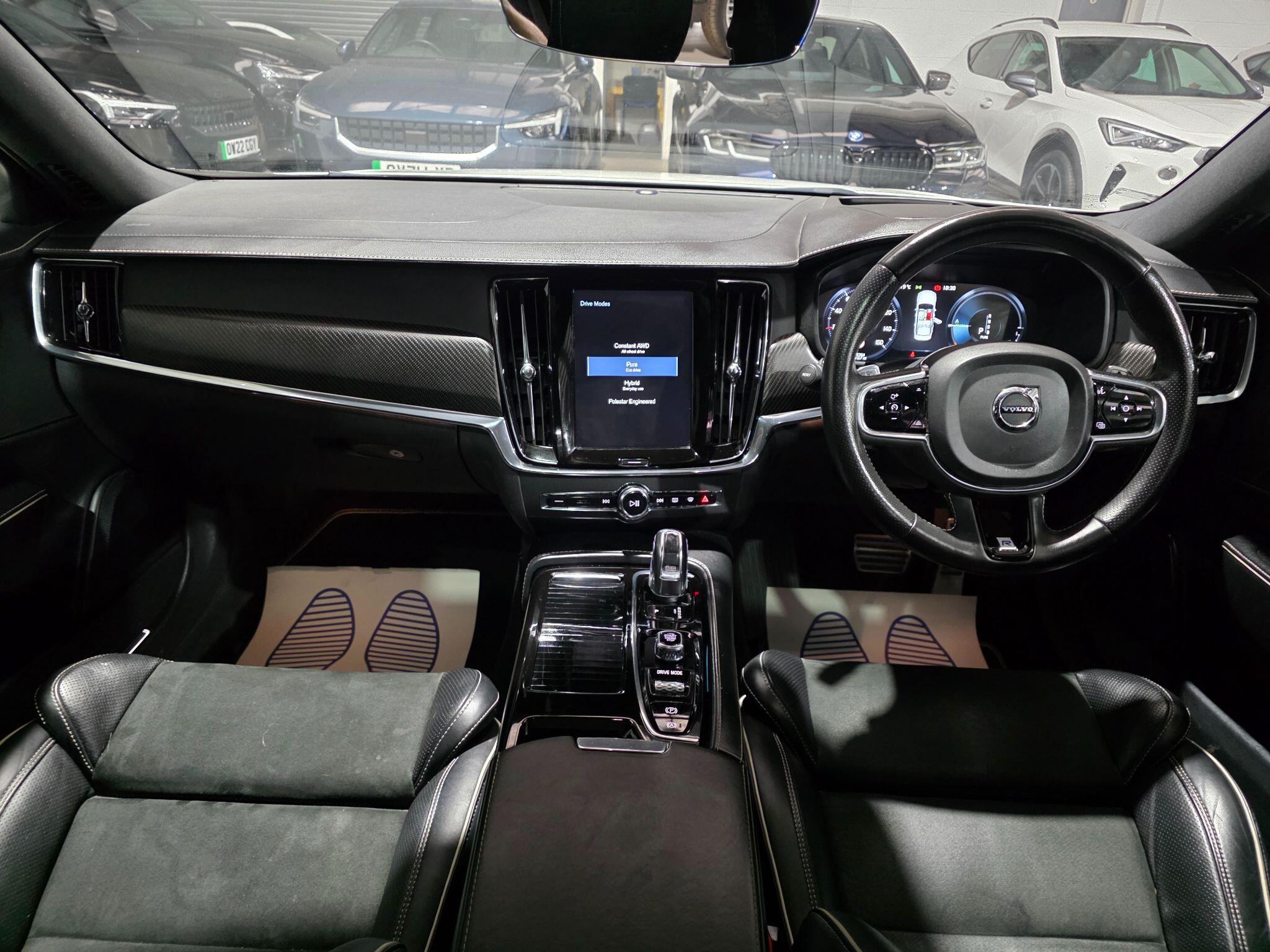 Volvo S90 view 5
