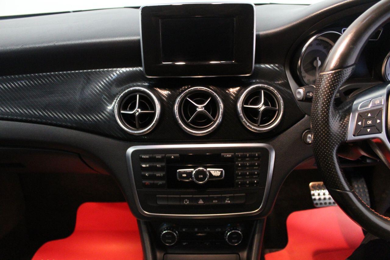 Mercedes-Benz CLA view 32