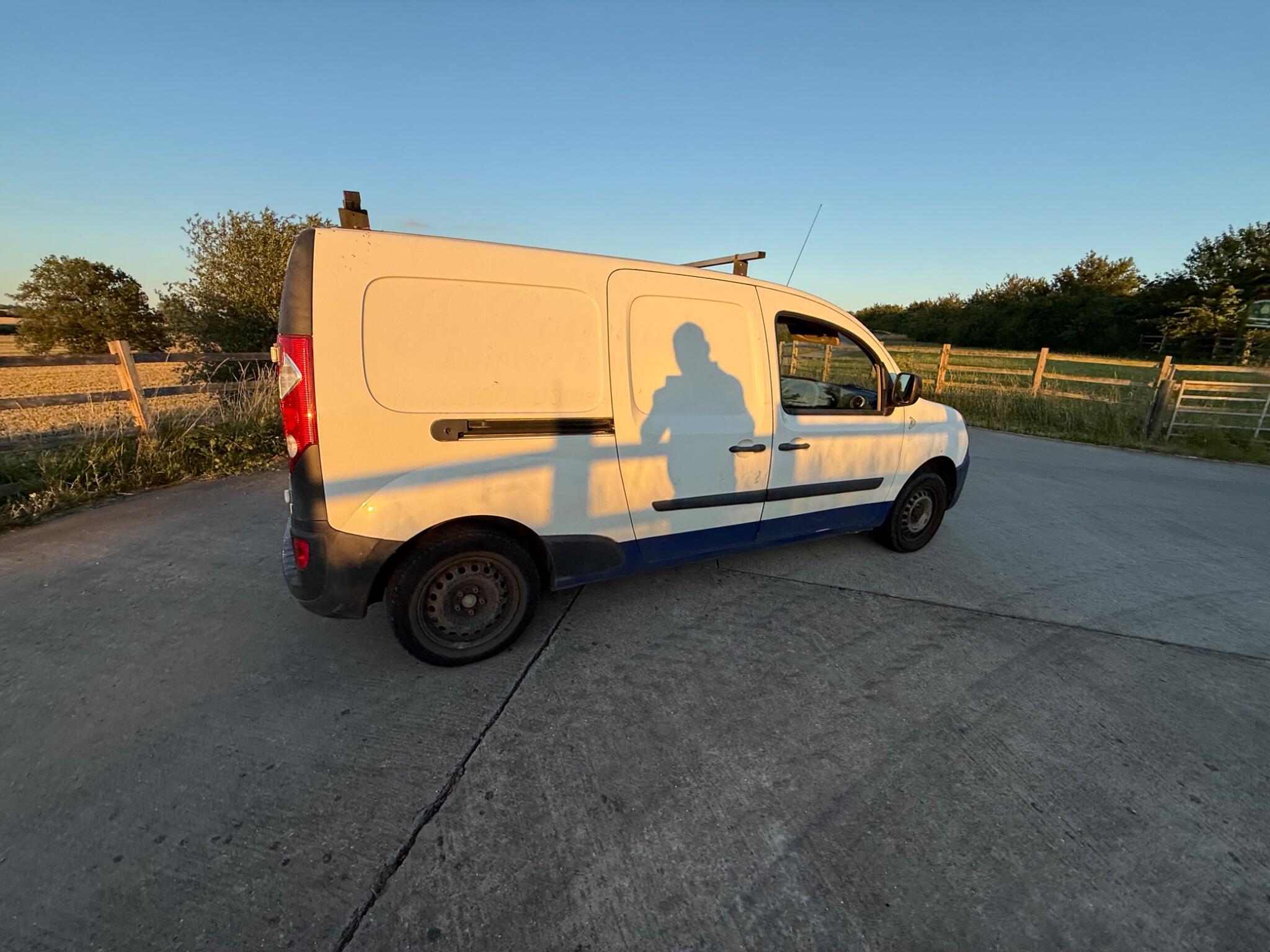 Renault Kangoo Maxi 1.5 LL21 dCi FWD L3 H1 4dr — photo 27 of 68