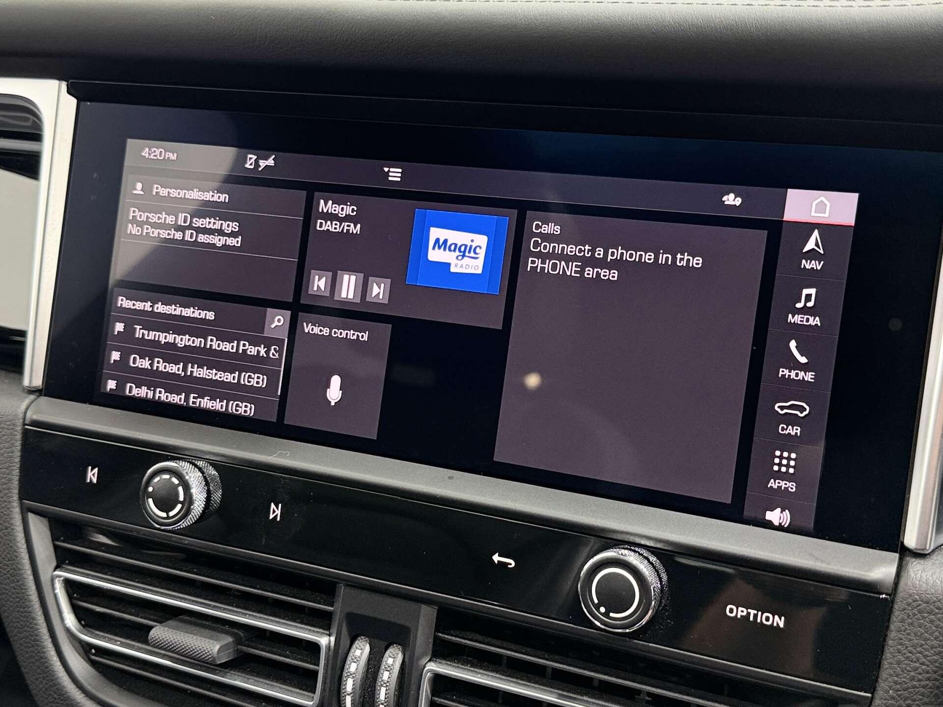 Porsche Macan view 49