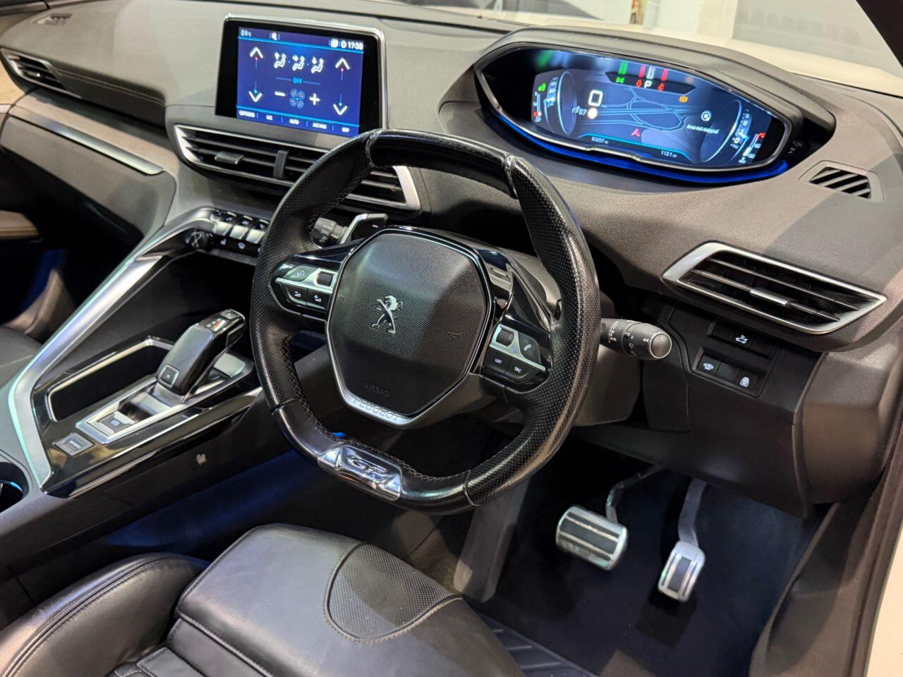 Peugeot 3008 view 17