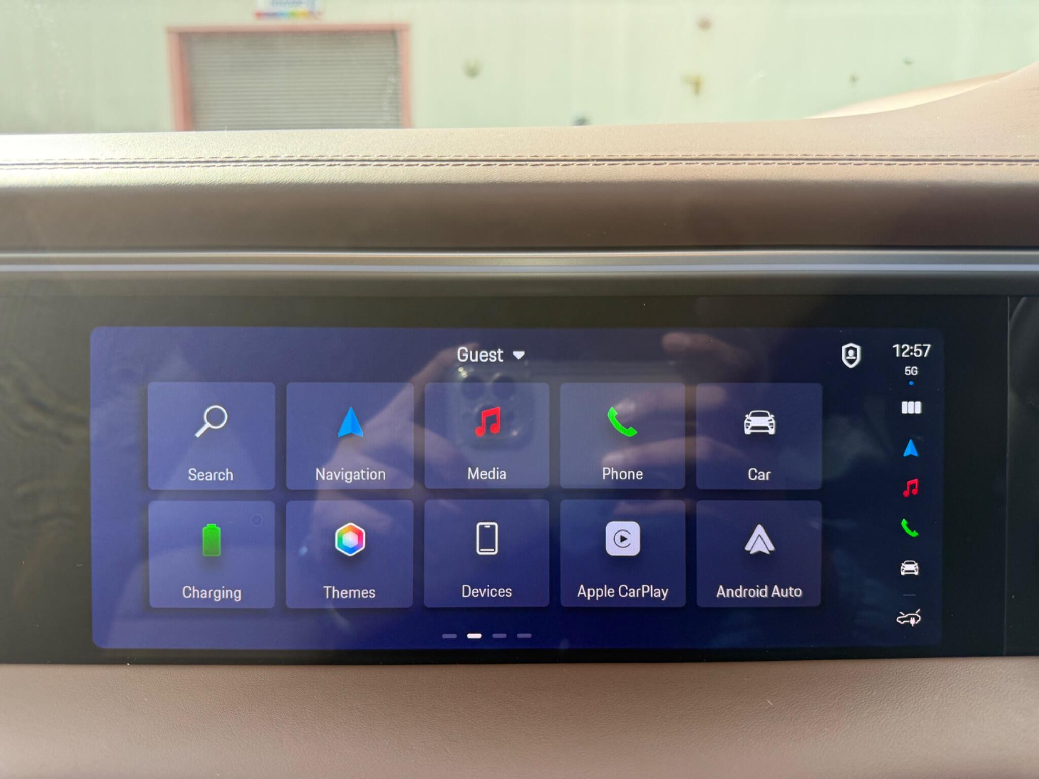 Porsche Macan view 43