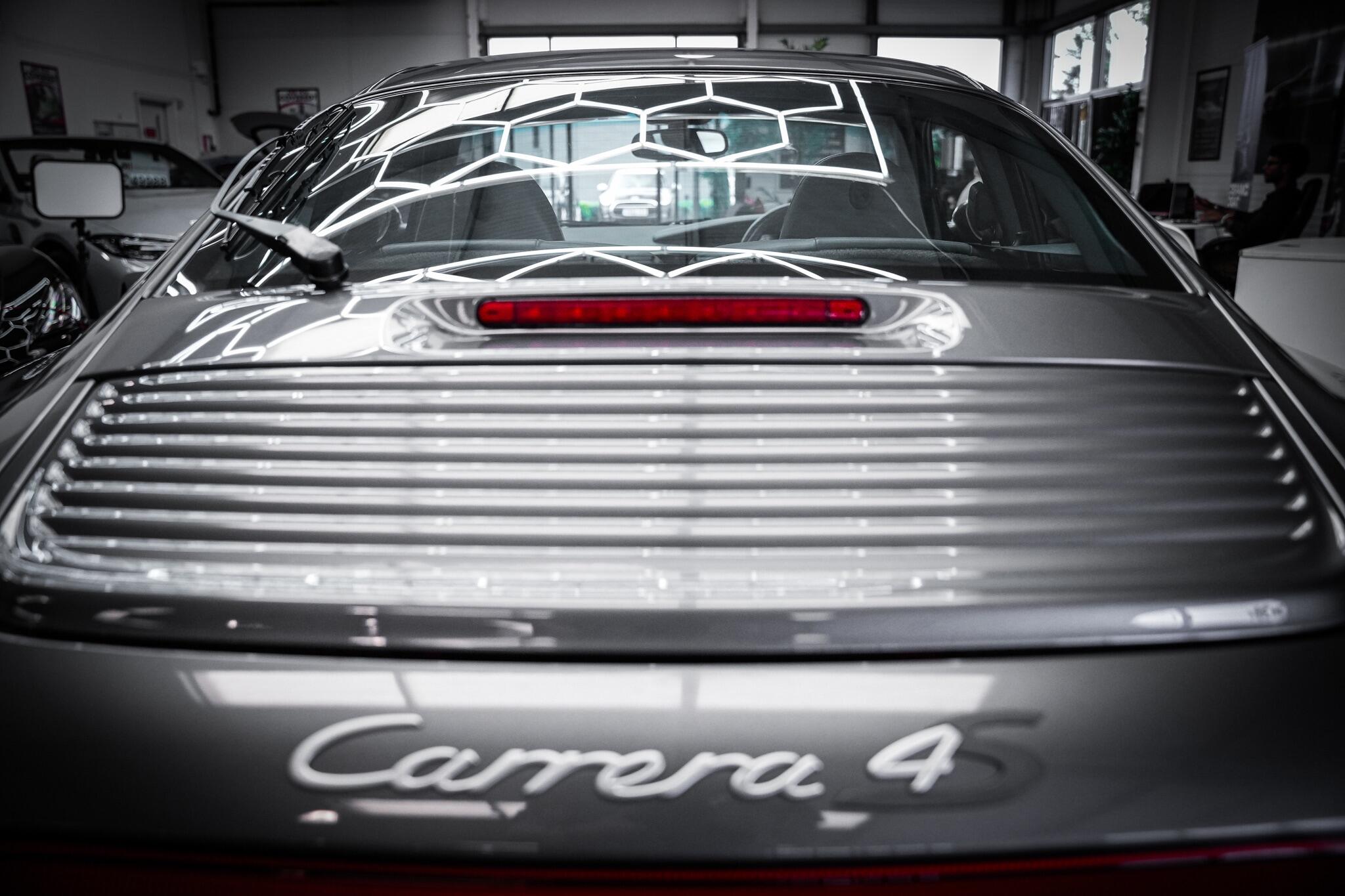 Porsche 911 view 38
