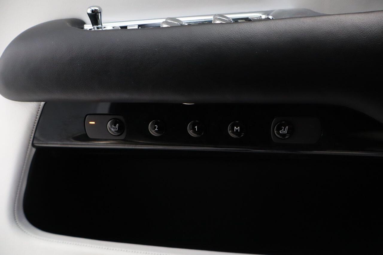 Rolls-Royce Wraith view 25