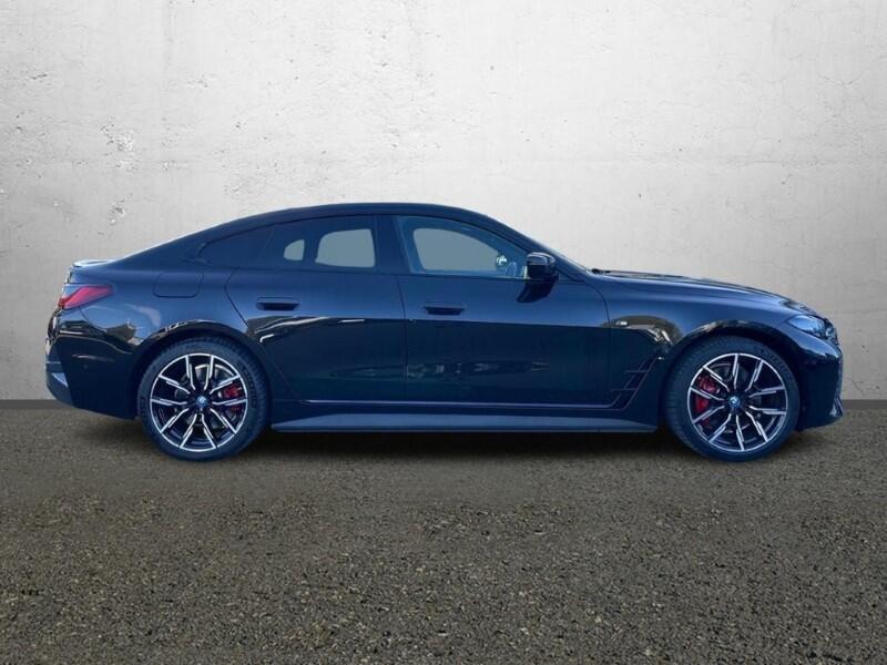 BMW i4 view 3