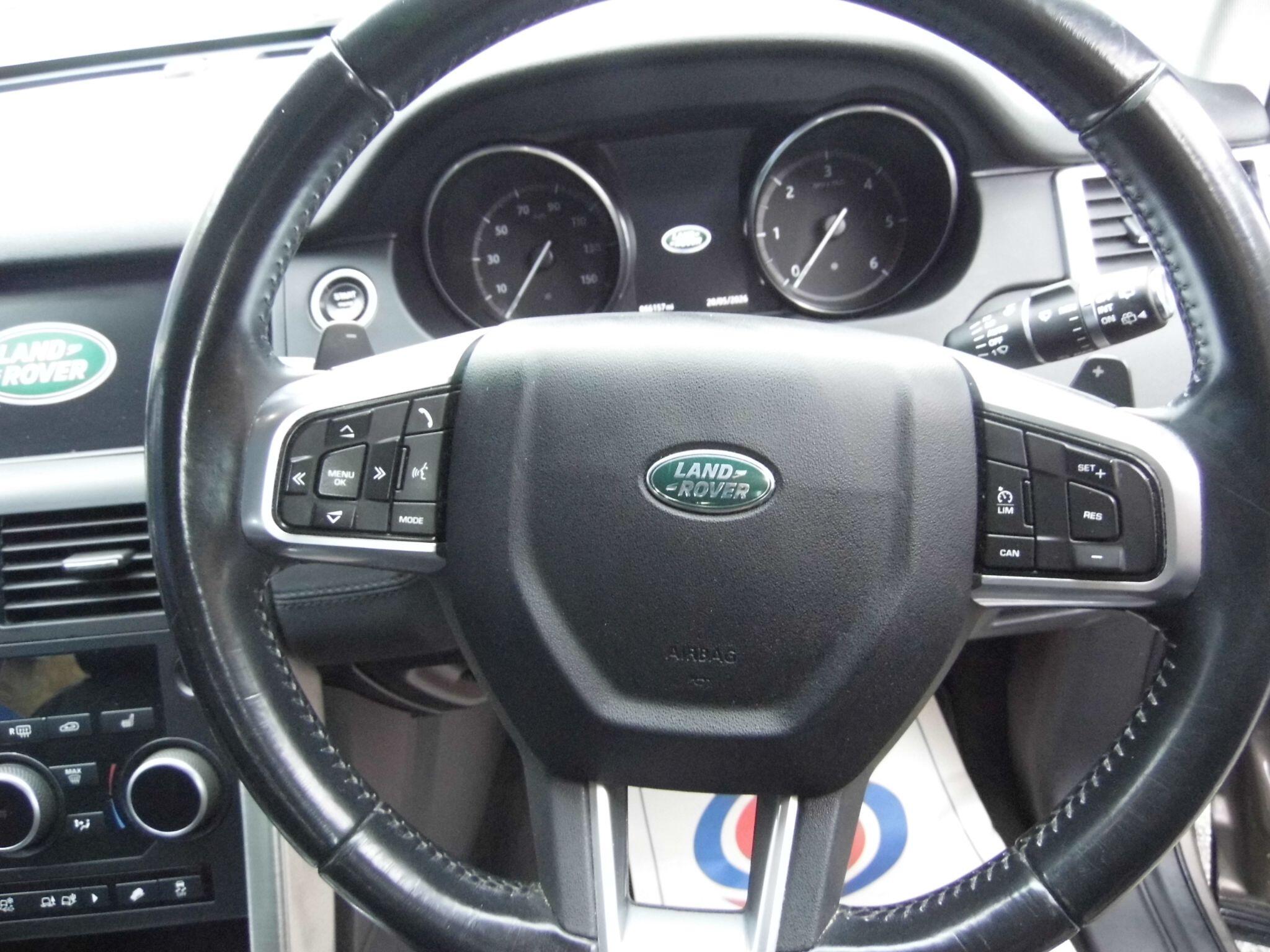 Land Rover Discovery Sport view 35