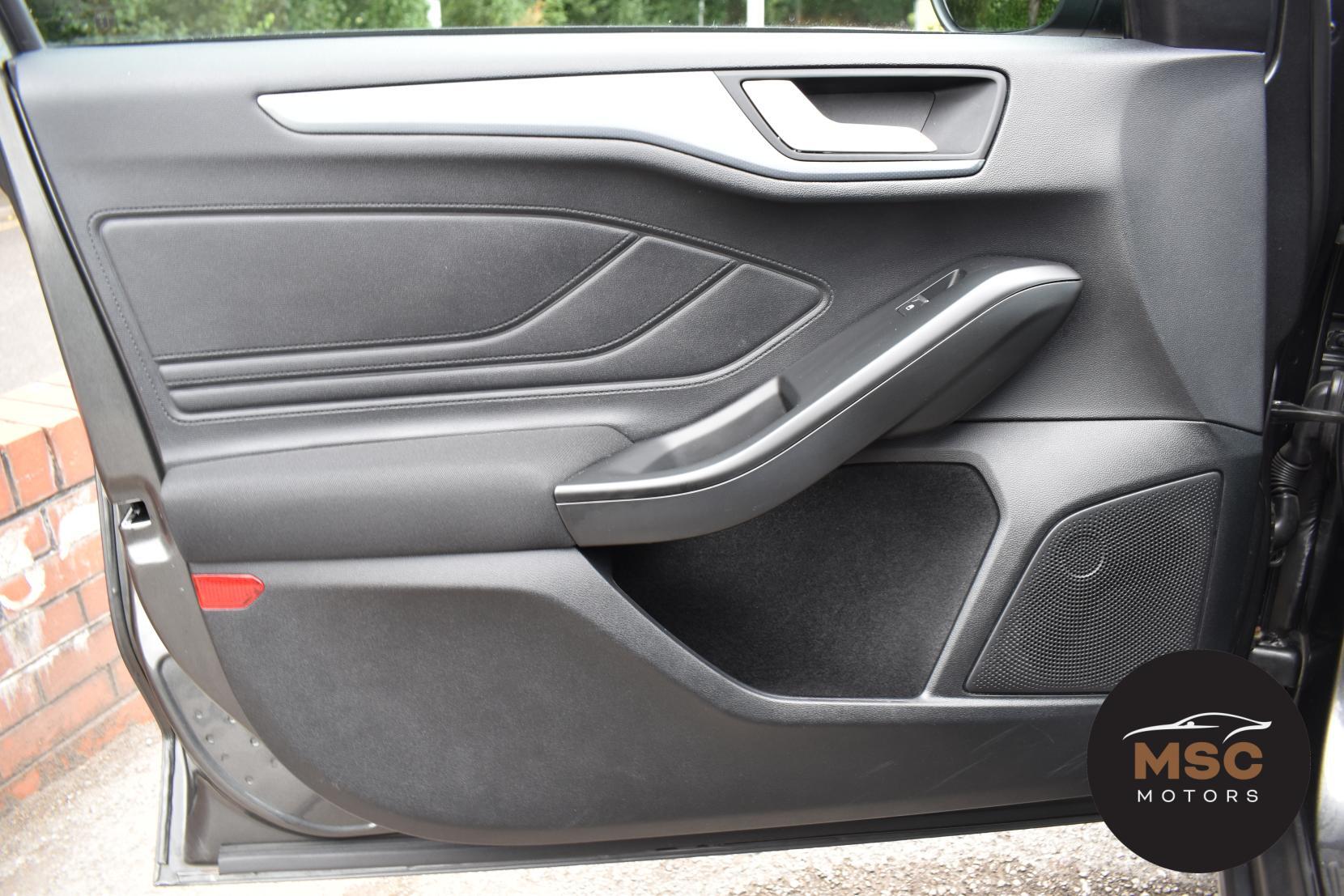 Ford Focus view 61