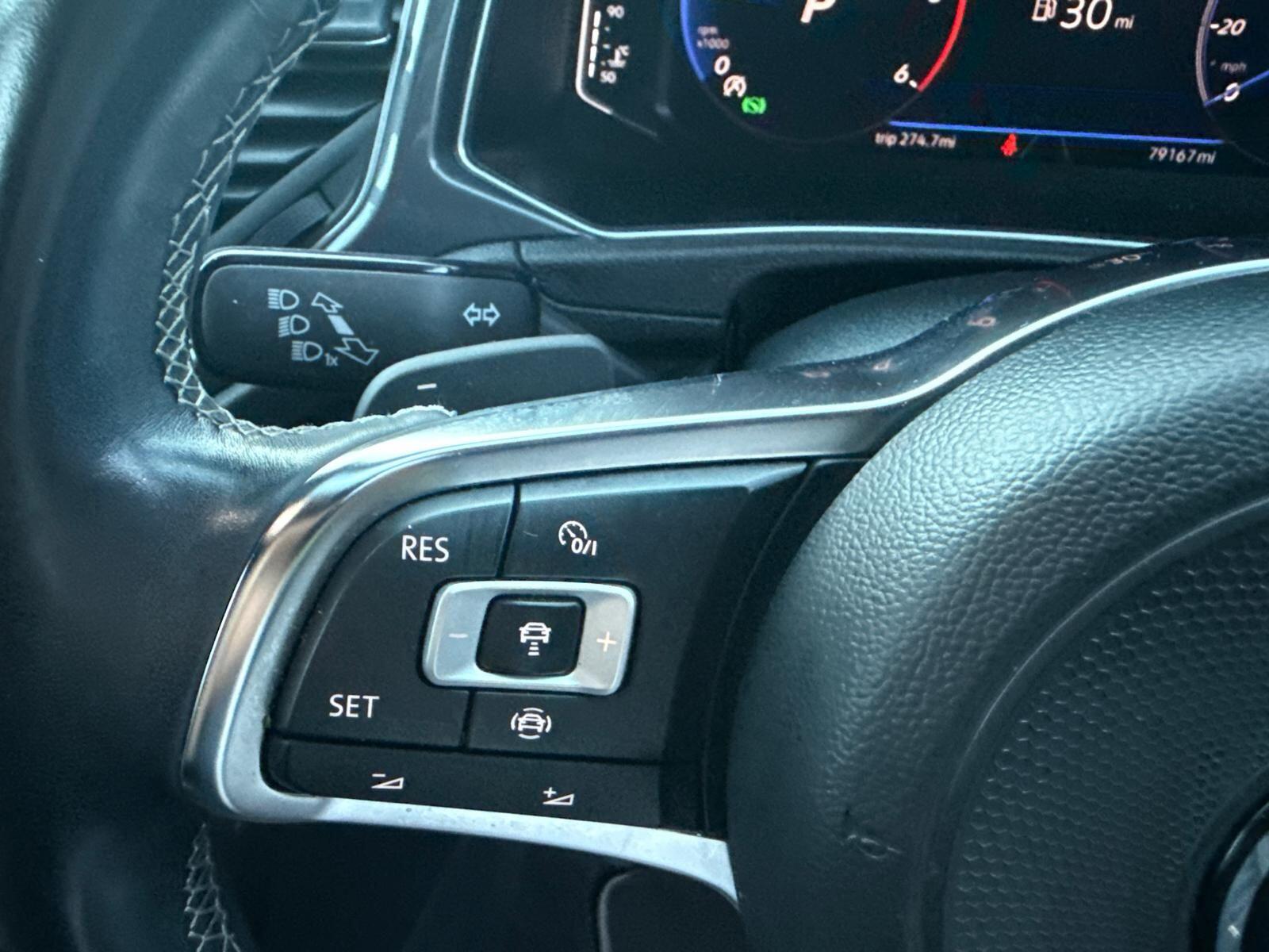 Volkswagen T-Roc view 19