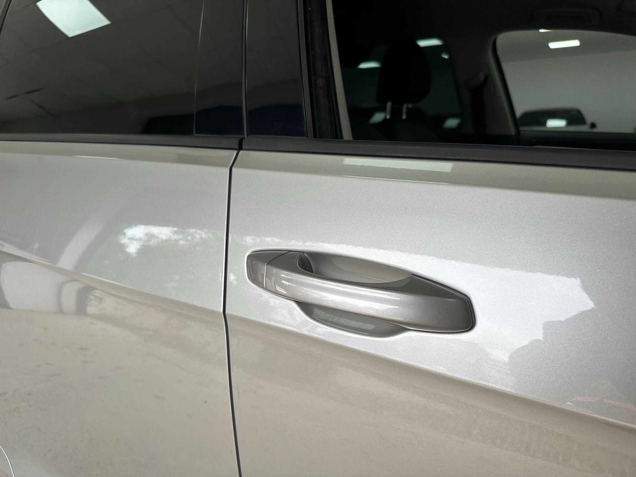 2014 Volkswagen Golf image 37
