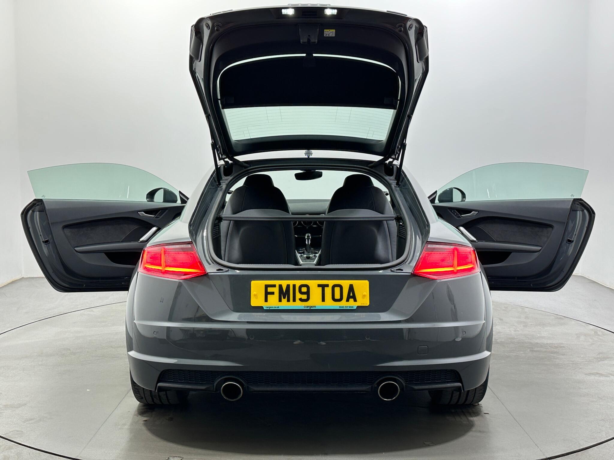 Audi TT view 39