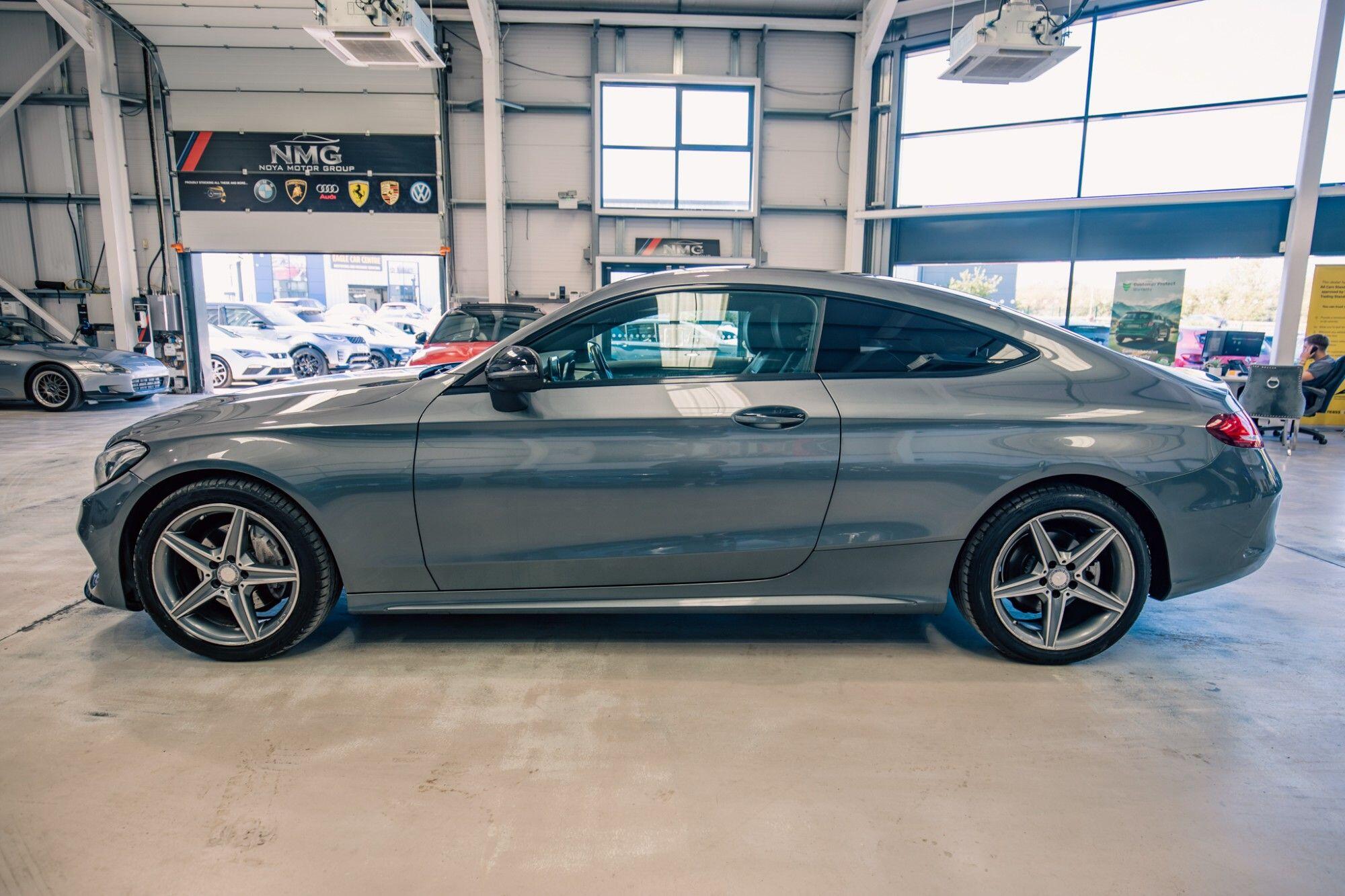 Mercedes-Benz C-Class view 23