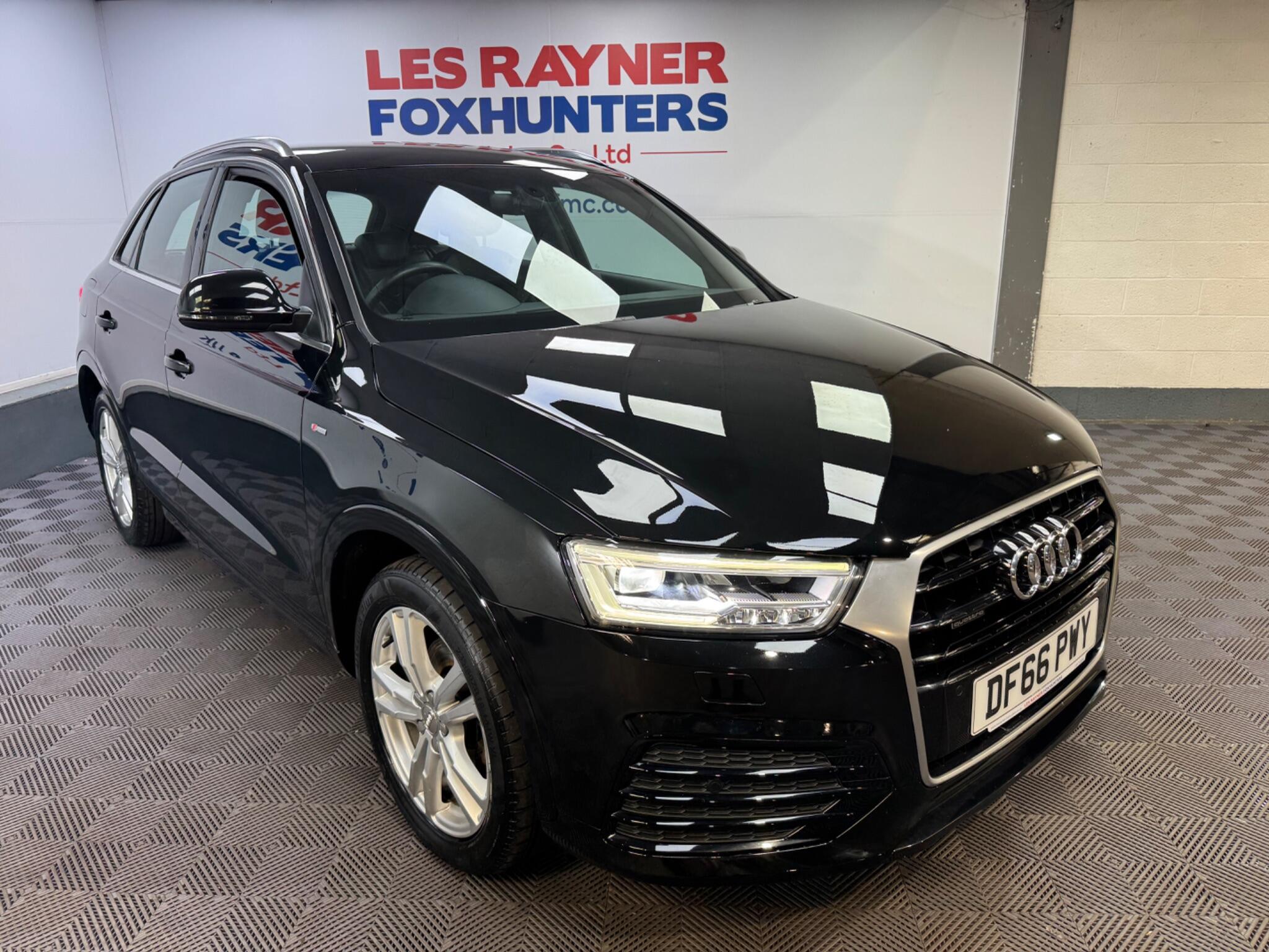 Audi Q3 view 9