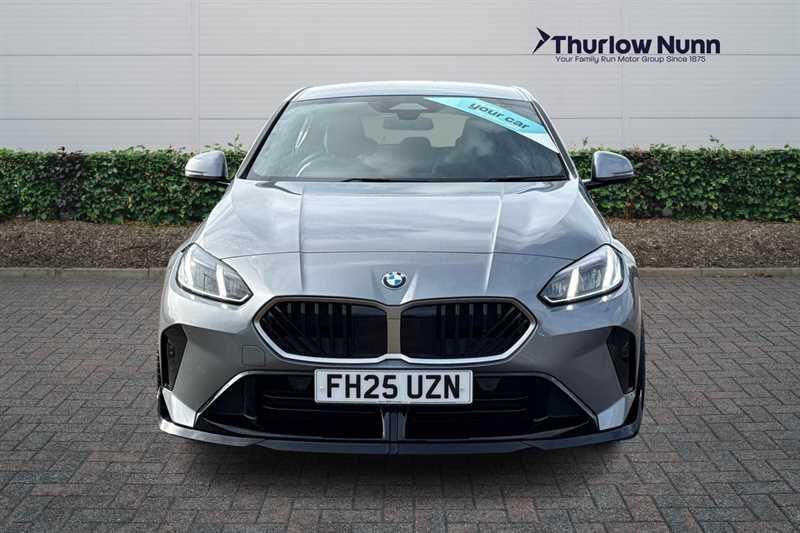 BMW 1 Series view 8