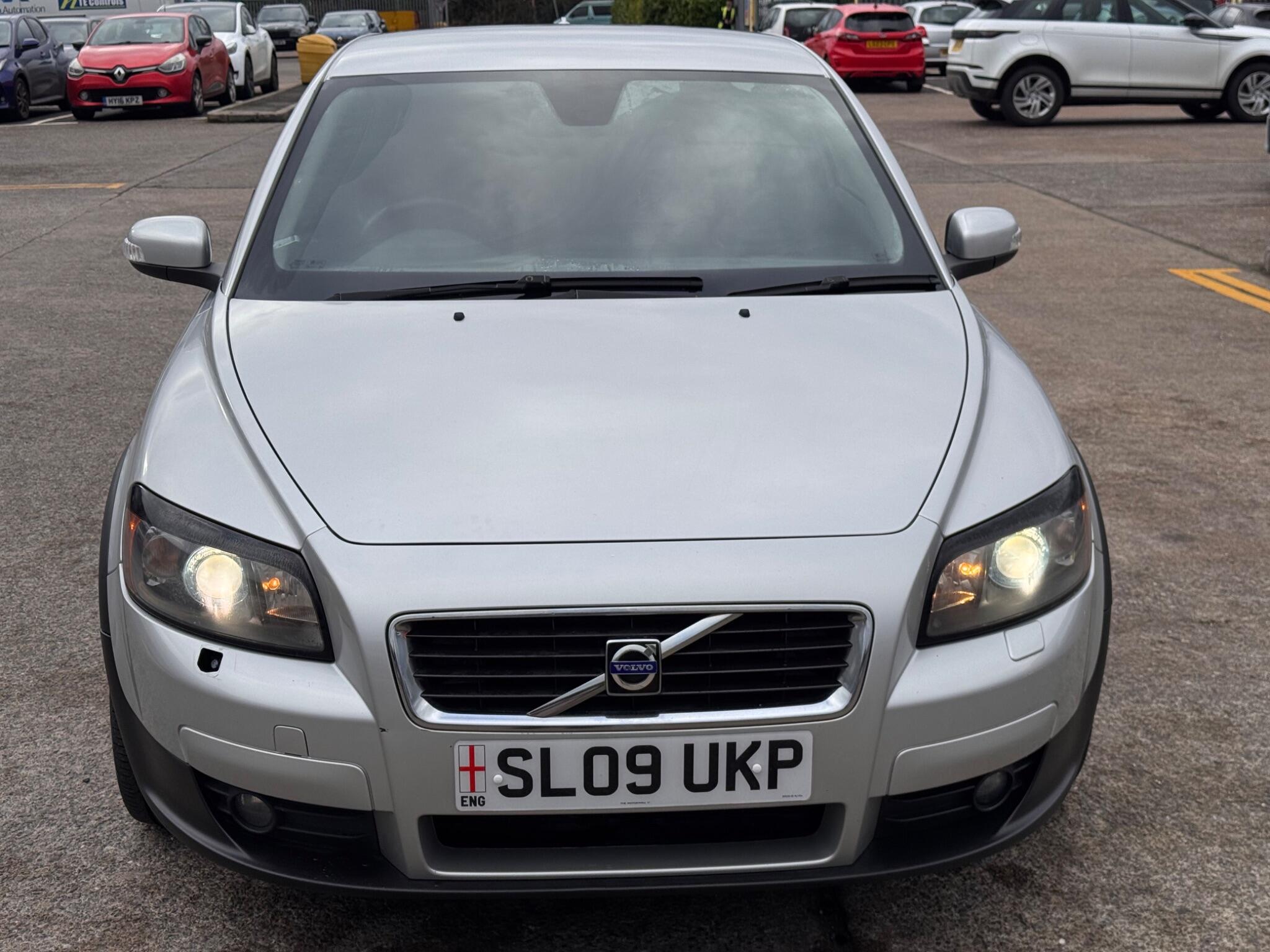 Volvo C30 view 2