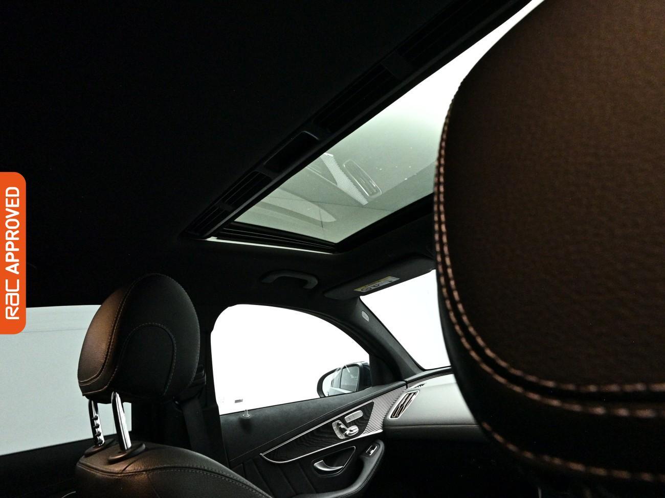 Mercedes-Benz Eqc view 3