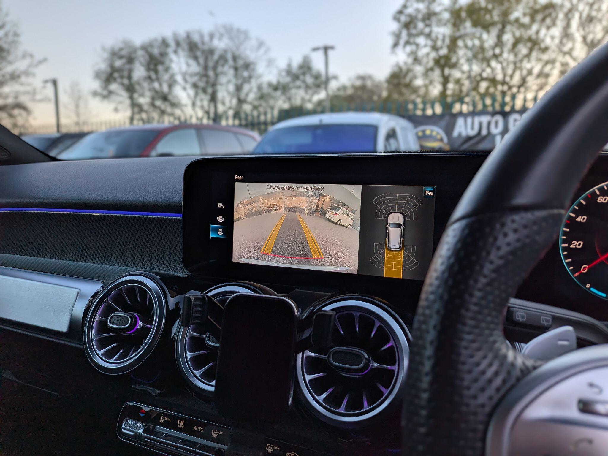 Mercedes-Benz GLB view 49