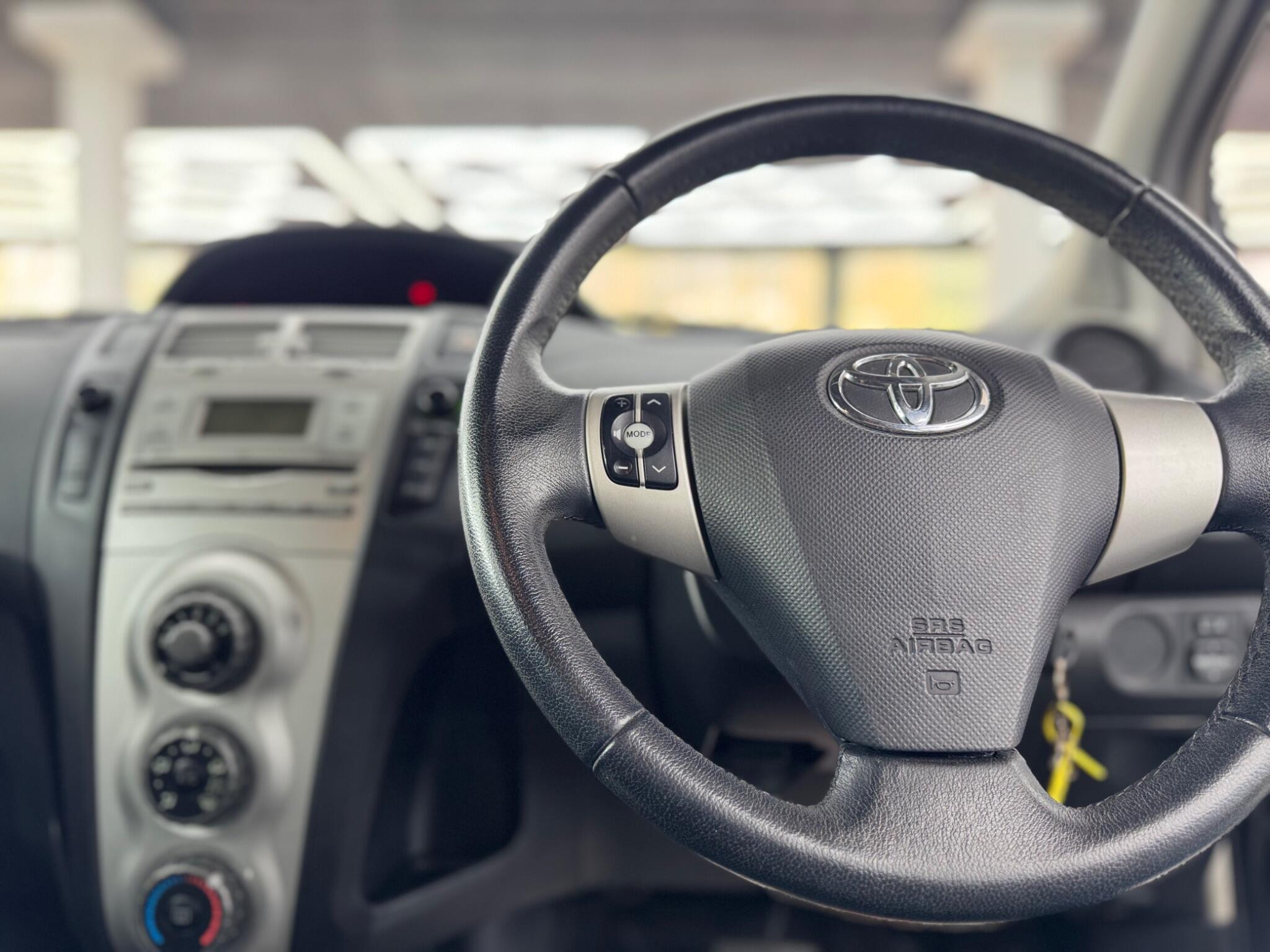 Toyota Yaris view 32