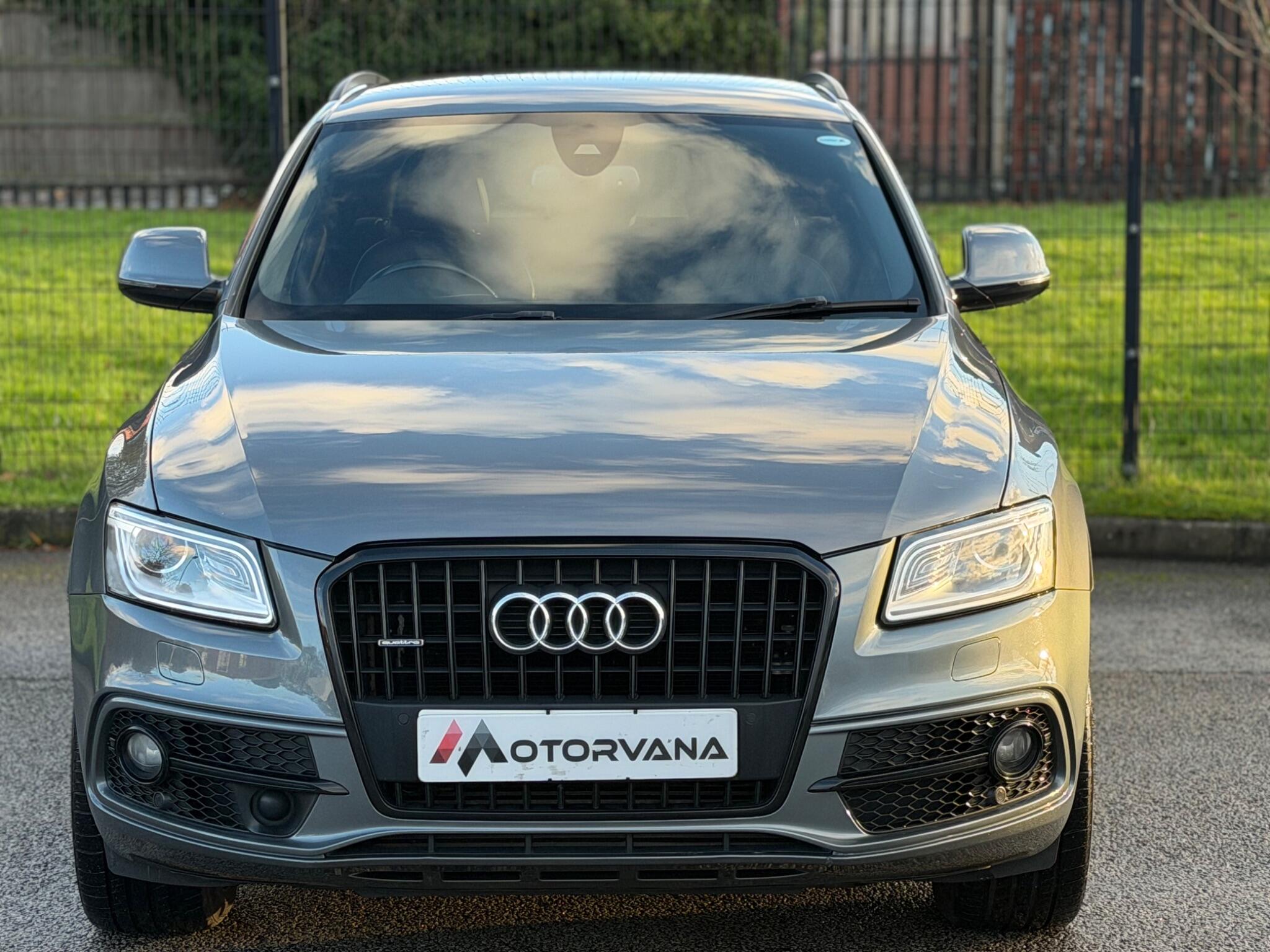 Audi Q5 view 2