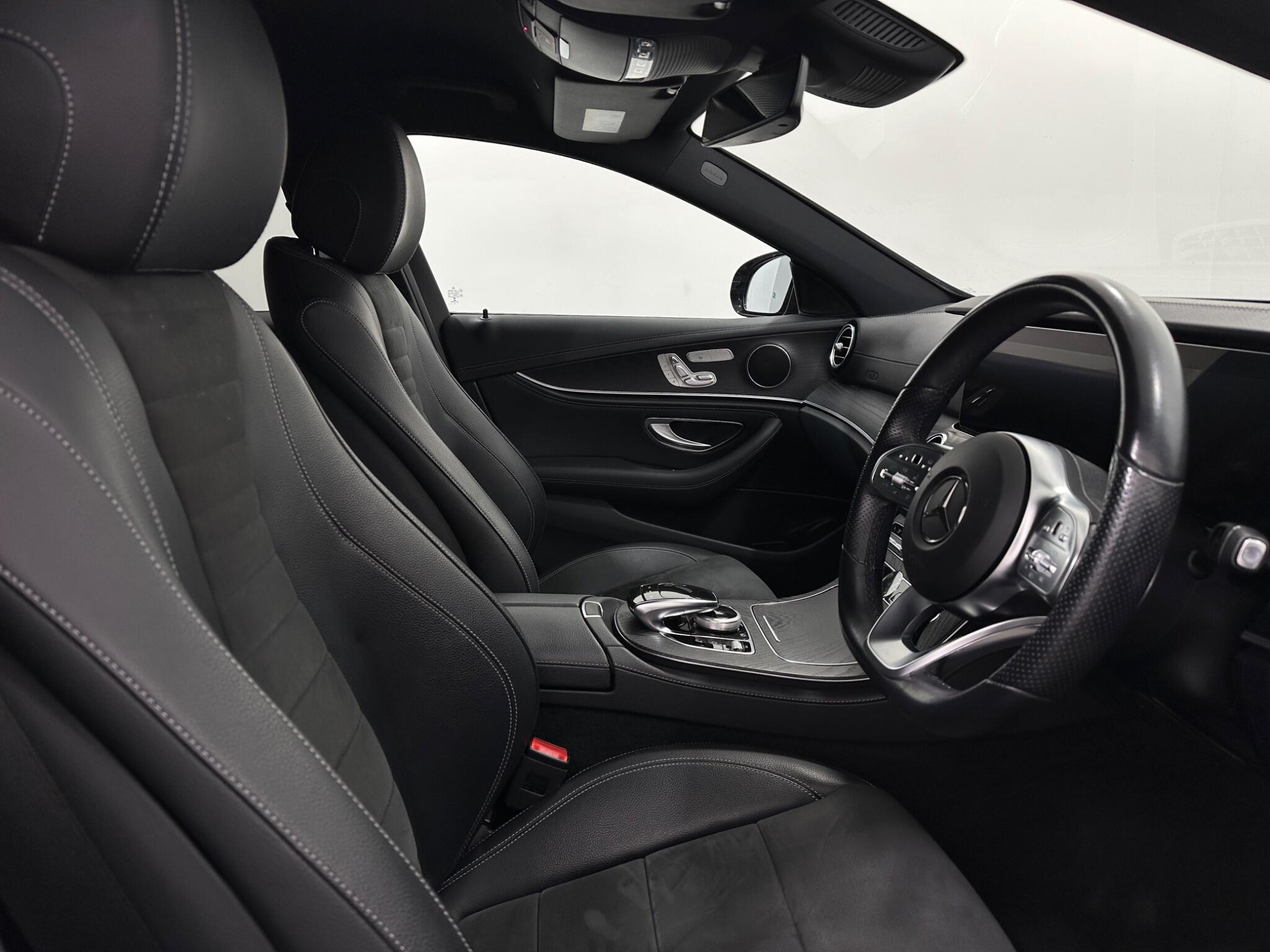 Mercedes-Benz E Class view 34