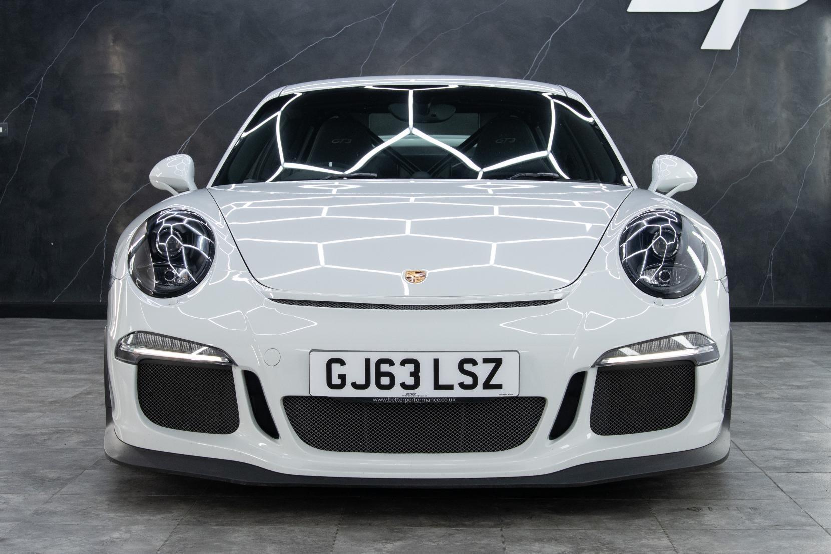 Porsche 911 view 21