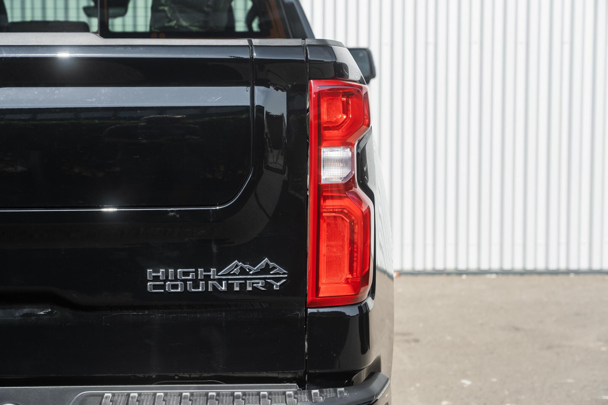 Chevrolet Silverado view 25