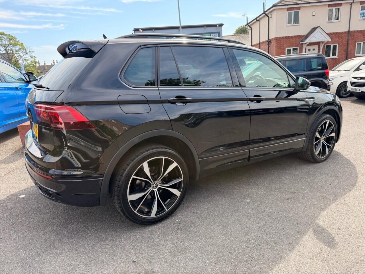 Volkswagen Tiguan view 11