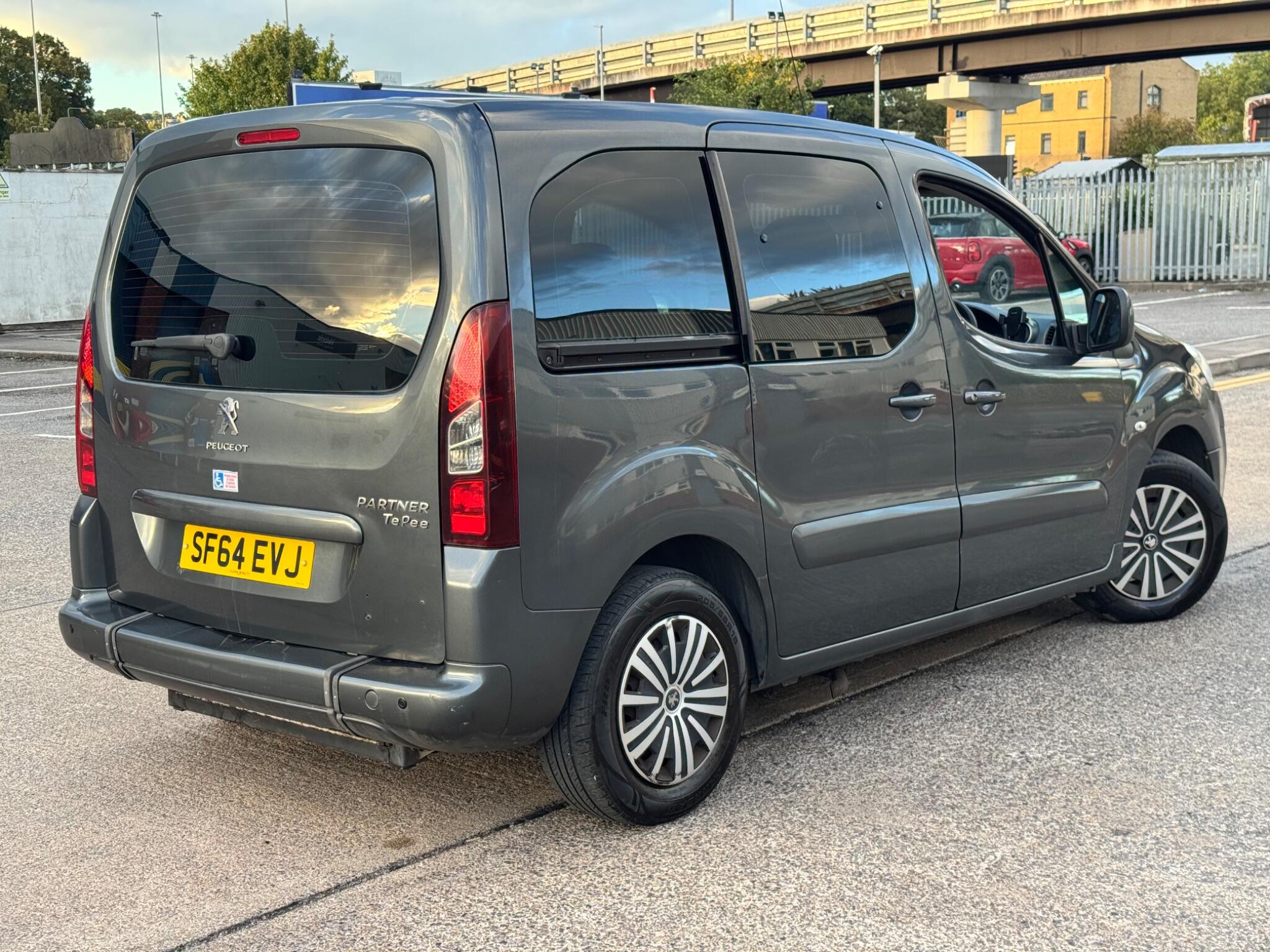 Peugeot Partner Tepee view 20
